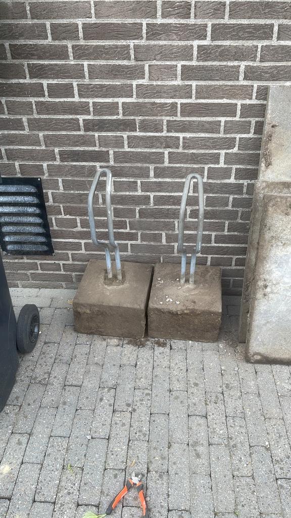 Fietsenrek met betonvoet (5 stuks), Fietsen en Brommers, Ophalen, Gebruikt