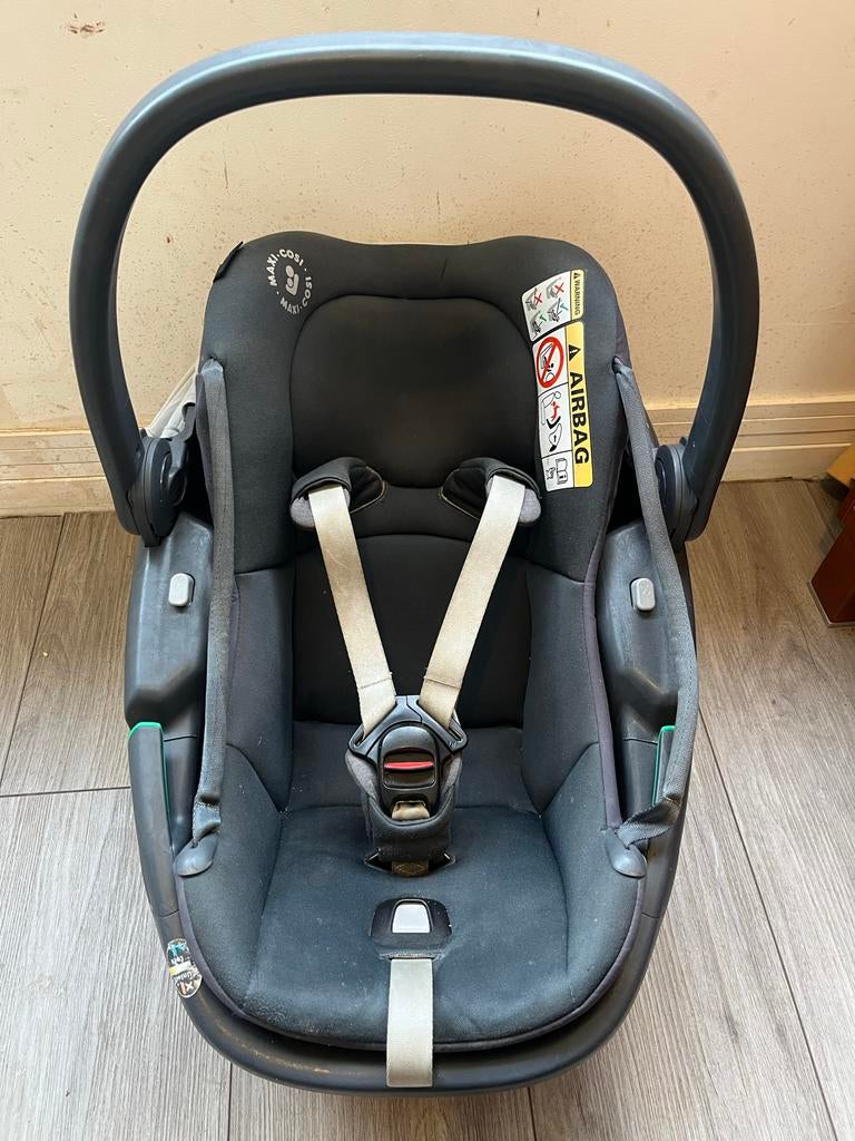 Maxi-Cosi autostoel met uitneembaar zitje + family fix basis, Ophalen, Autogordel of Isofix, Zijbescherming, Zo goed als nieuw