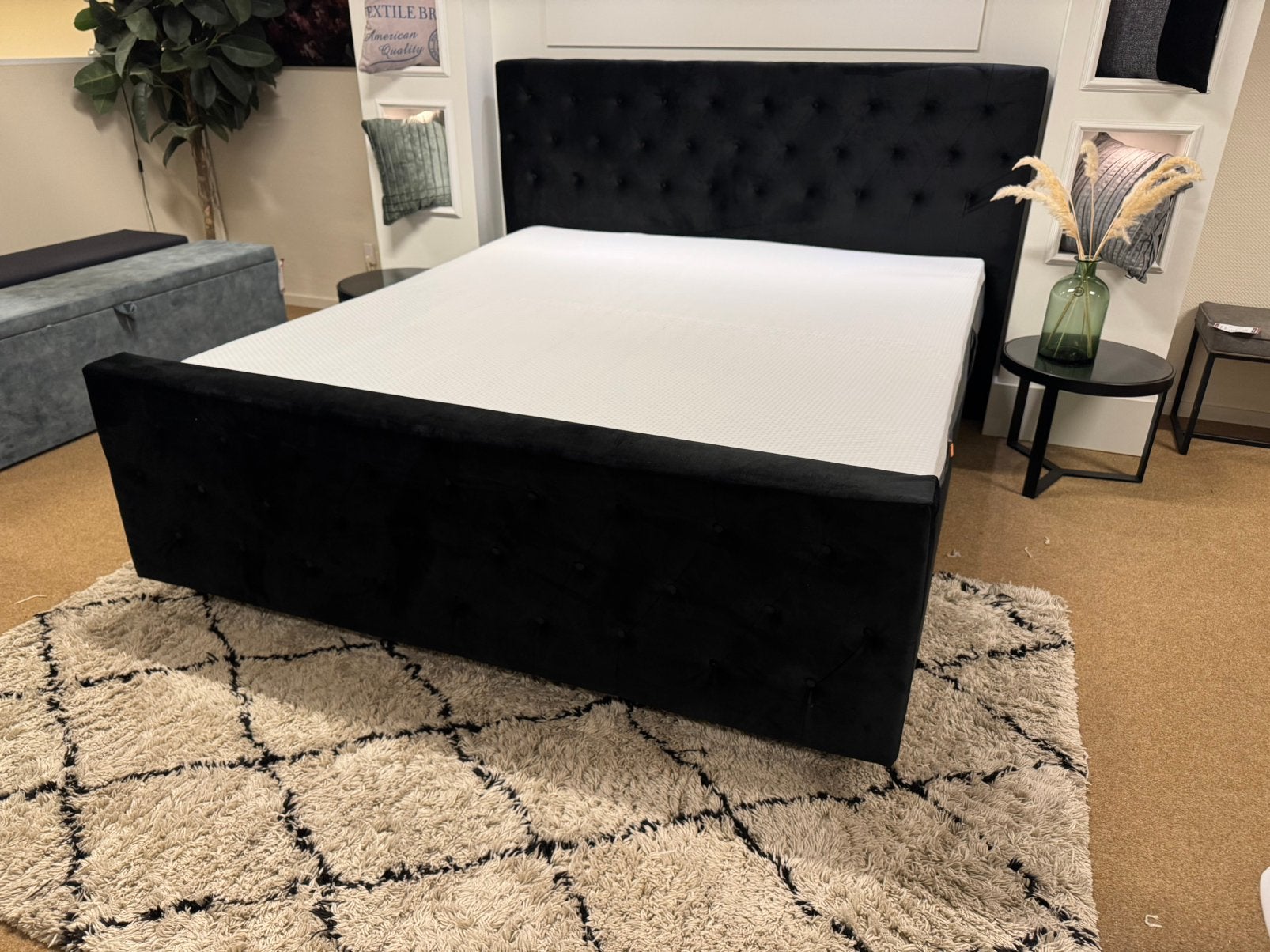 Boxspring 180 Zwart Gecapitonneerd met Emma matras E-7379, Huis en Inrichting, Slaapkamer | Boxsprings, Ophalen, #Boxspring#Gecapitonneerd#180#Zwart#2persoons