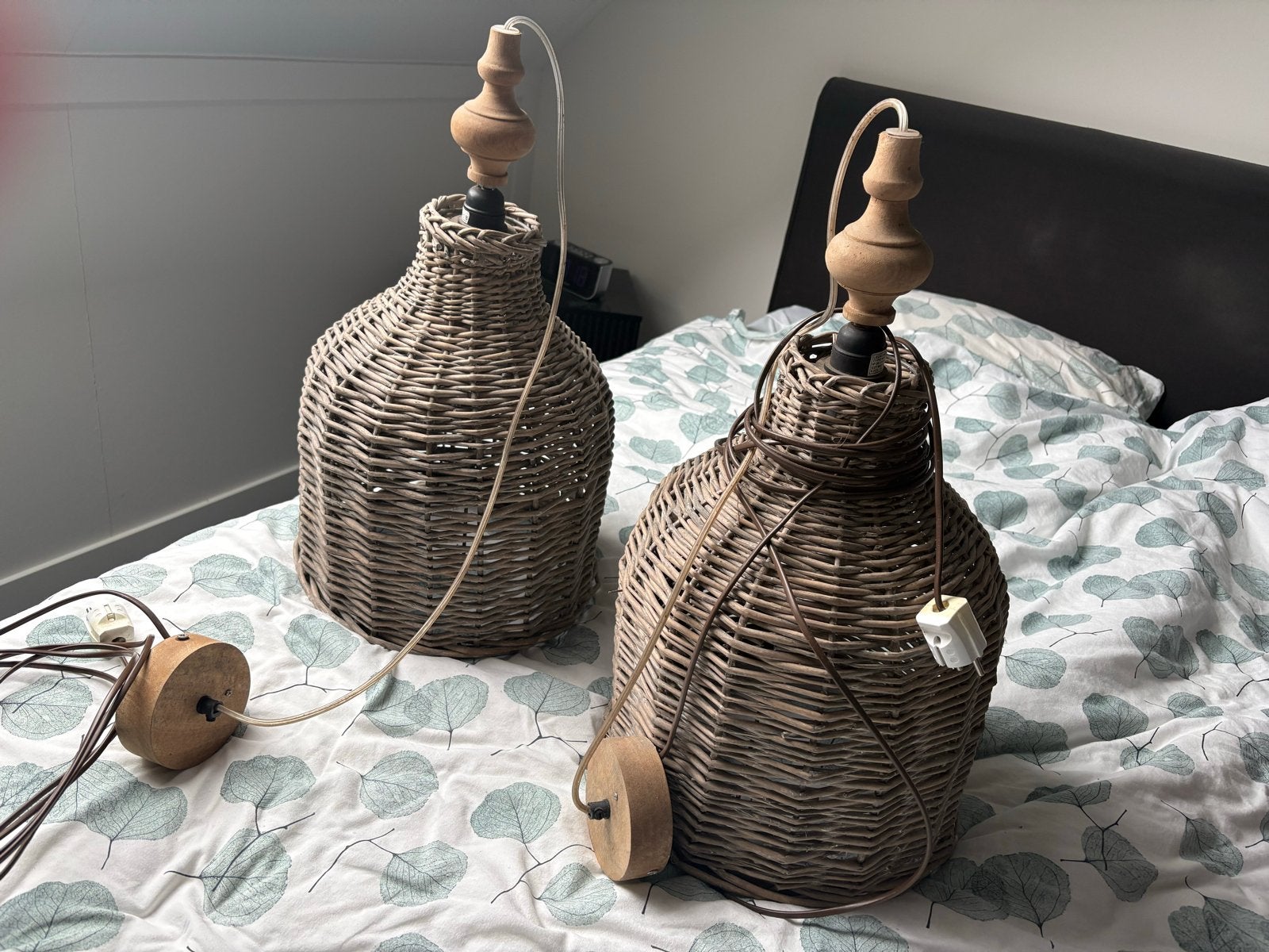 Set van 2 rotan hanglampen - landelijke stijl, Huis en Inrichting, Ophalen, Gebruikt, Natuurlijk materiaal, E27 (groot)
