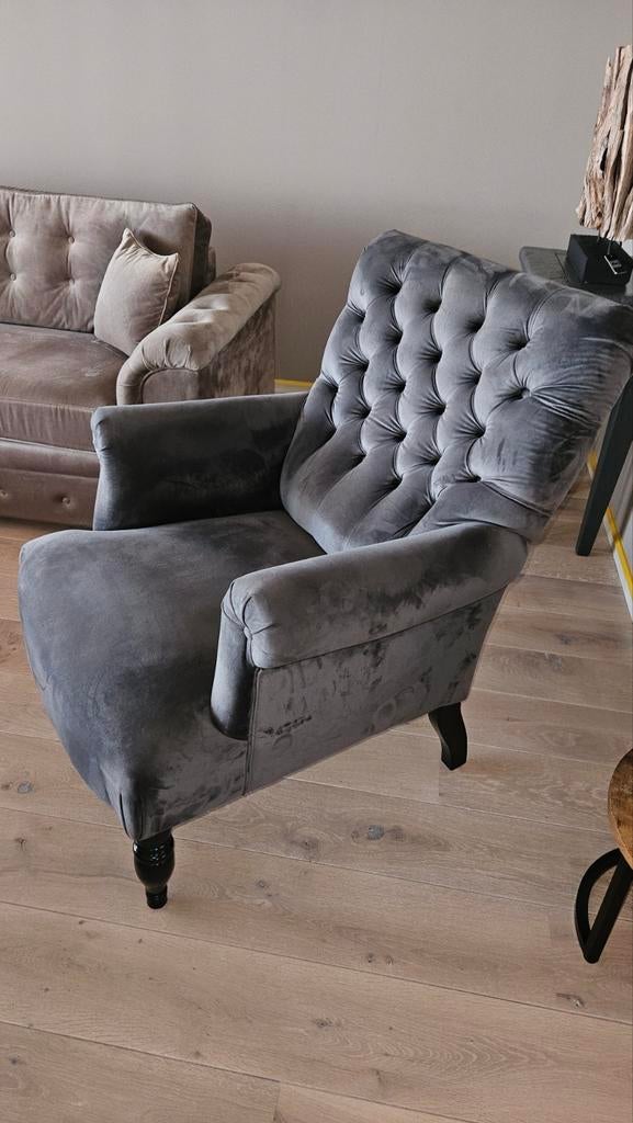 Antraciet grijze fauteuil en voetenbank, Velvet stof, Ophalen, Gebruikt, 75 tot 100 cm, Stof