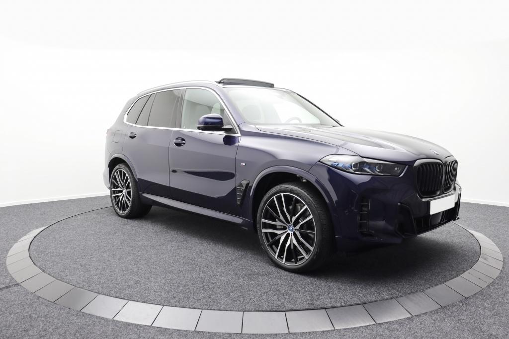 BMW X5 xDrive50e | M-Sport | Panoramadak | Massage | Trekhaa, Auto's, BMW, Gebruikt, Blauw, 2420 kg, 26 kWh