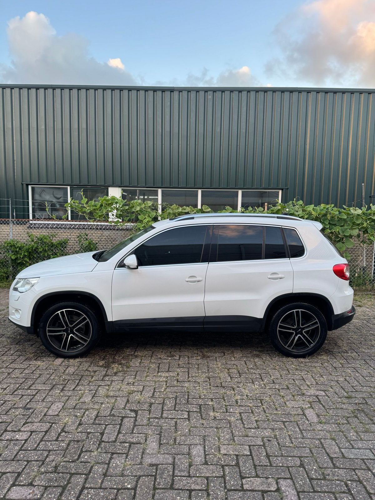 Volkswagen Tiguan 2.0 Tfsi 125KW 4MOTION DSG 2009 Wit, Automaat, Zwart, 4 cilinders, 1984 cc