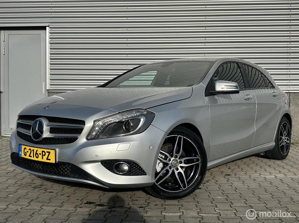 Mercedes A-klasse 180 Ambition, LED,Navi,leder,18inch, Auto's, Euro 5, Gebruikt, 4 cilinders, 122 pk