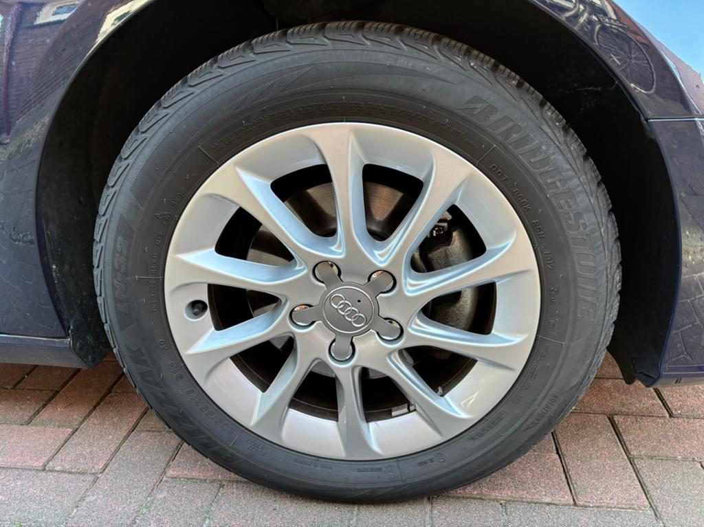 Originele velgen Audi A3 met Bridgestone winterbanden, Auto-onderdelen, Banden en Velgen, Ophalen, Gebruikt, Velg(en), 16 inch