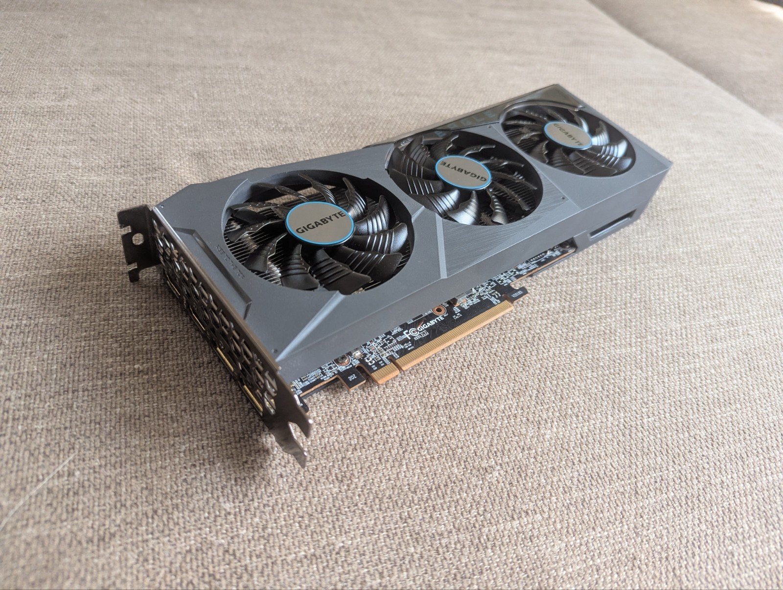 Gigabyte RX 6600 XT Eagle - Krachtige Gaming Videokaart, Ophalen, AMD, GDDR6, PCI-Express 4