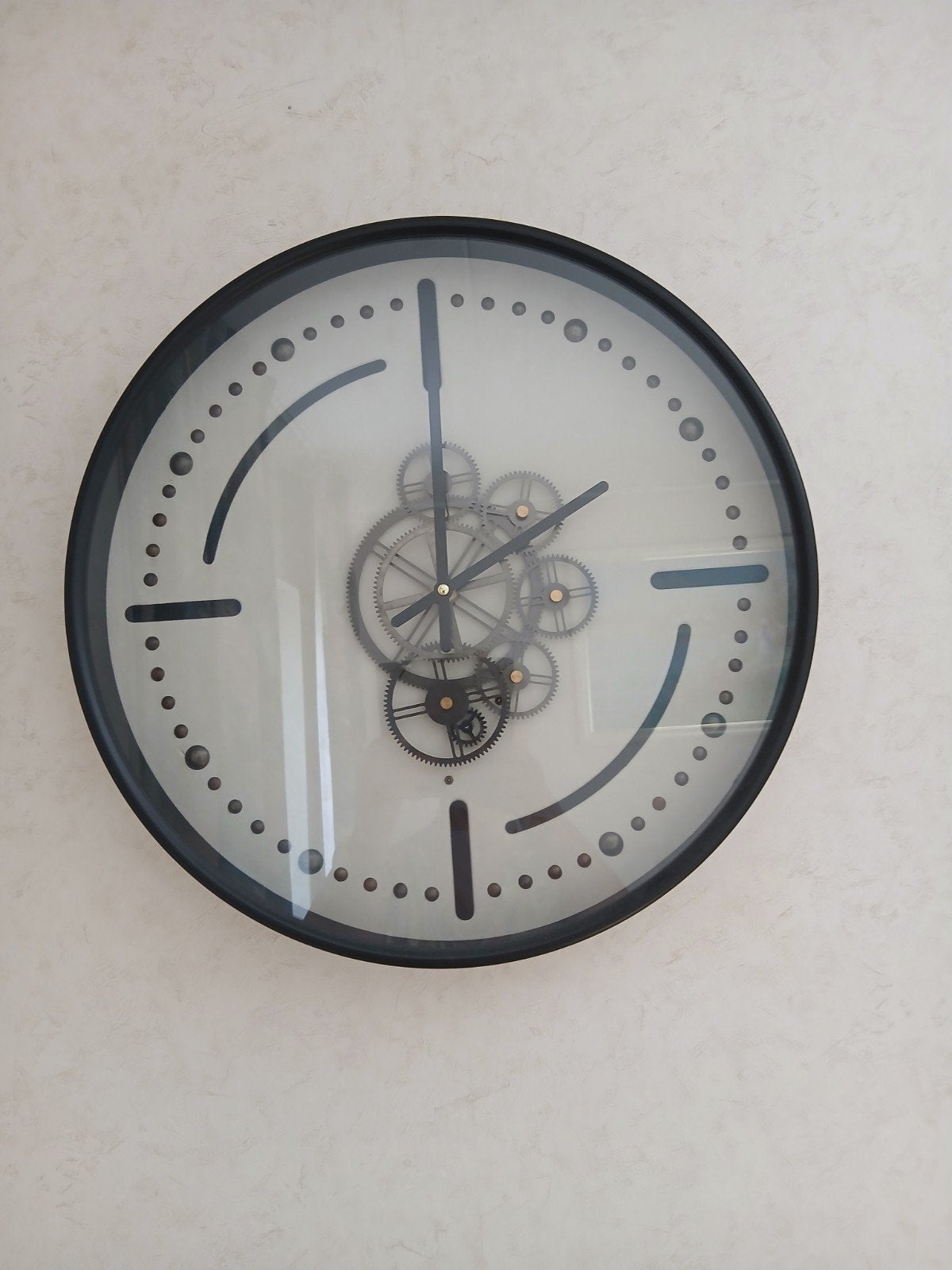 Moderne wandklok met zichtbaar uurwerk op batterijen, Ophalen, Analoog, Werkt op batterijen, Wandklok