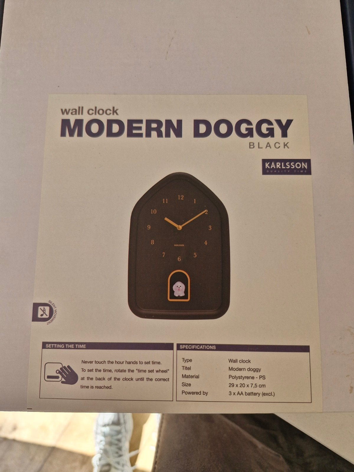 Karlsson Modern Doggy Wandklok Zwart - Nieuw in doos, Huis en Inrichting, Wandklok, Stil uurwerk, Analoog, Nieuw