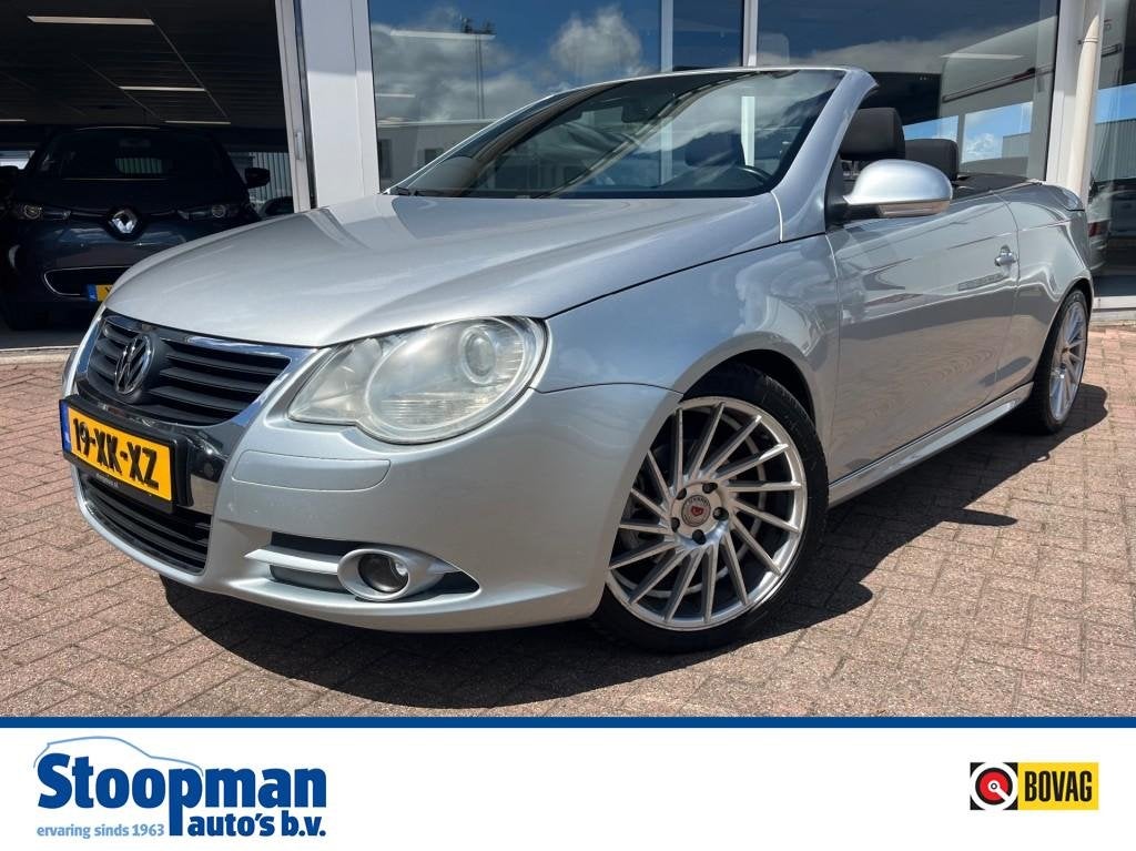 Volkswagen EOS 2.0 16V FSI Clima cruise CarPlay Camera NL-au, Auto's, Voorwielaandrijving, Gebruikt, 4 cilinders, 4 stoelen