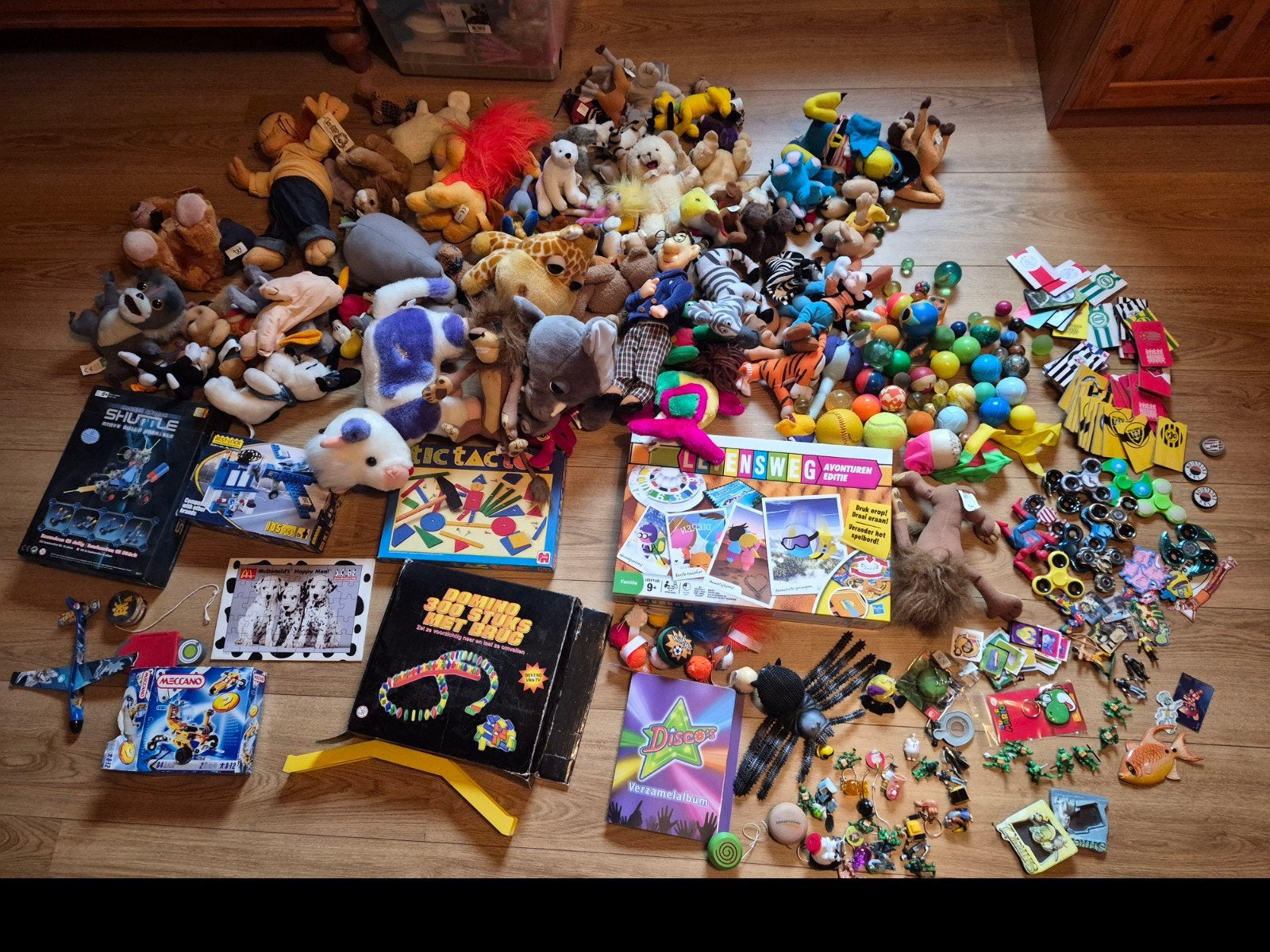 Grote doos vol speelgoed: knuffels, spellen, Discos en meer, Ophalen, Gebruikt, Jongen of Meisje