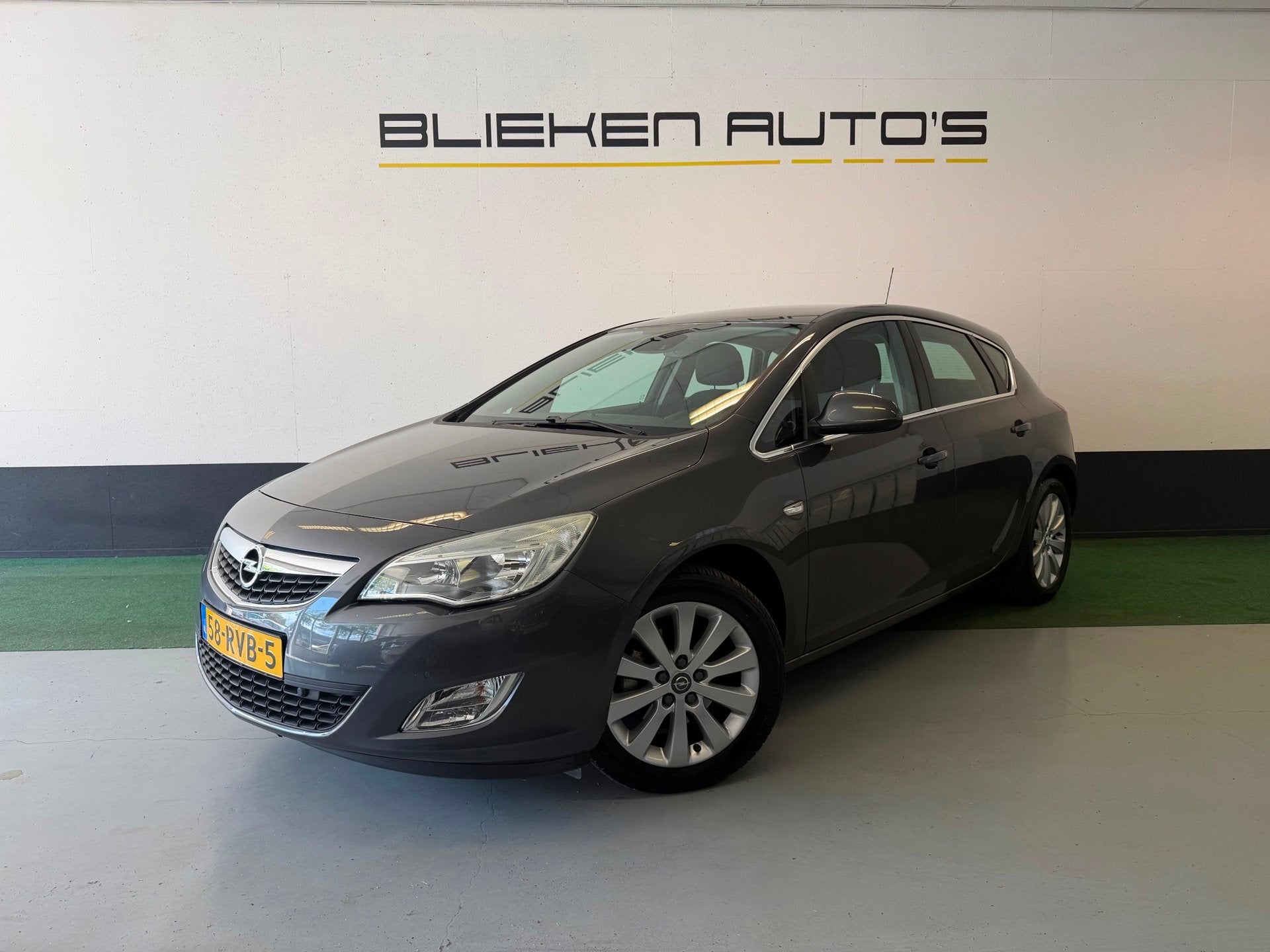 Opel Astra 1.6 Turbo Cosmo *zie tekst*, Auto's, Euro 5, 730 kg, Gebruikt, 4 cilinders