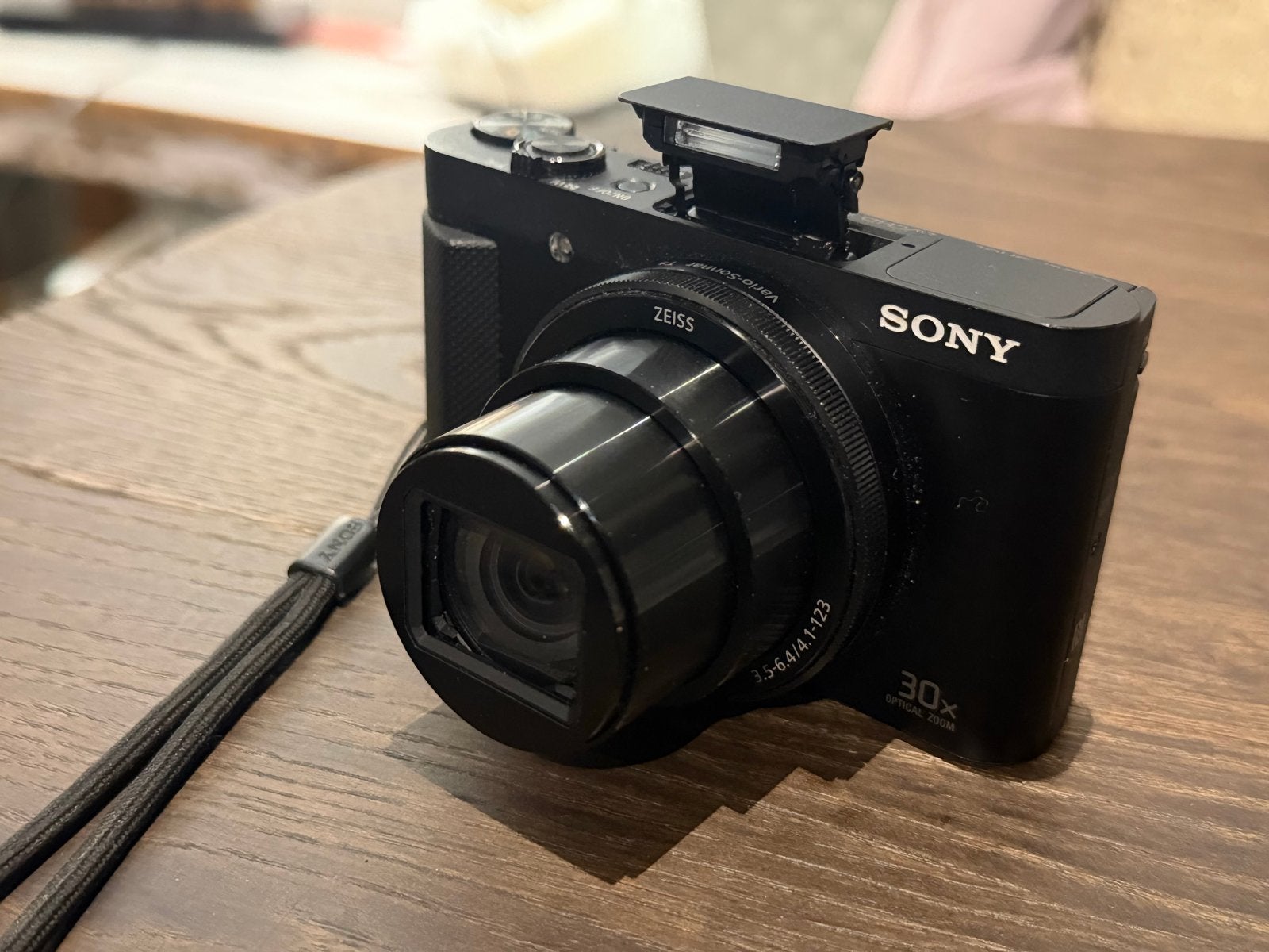 Sony Cybershot DSC-HX90V met complete accessoireset, Beeldstabilisatie, Ophalen of Verzenden, Zo goed als nieuw, Compactcamera