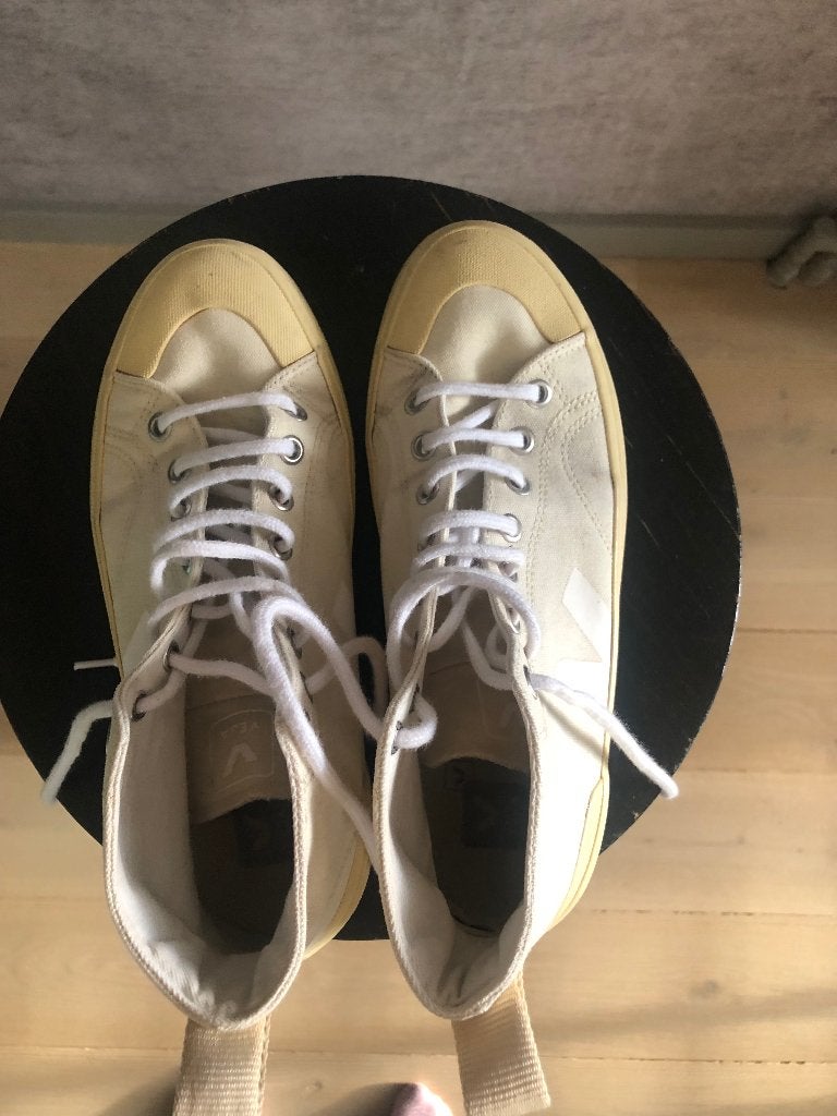 Leuke gympen van Veja! Crème kleur, maat 37, Kleding | Dames, Schoenen, Wit, Veja, Ophalen of Verzenden, Sneakers of Gympen