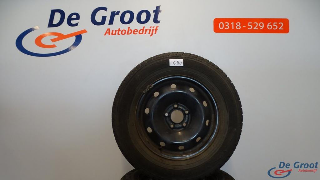 Zomerwielen / zomerbanden 215/70/16 Hyundai ix35, Ophalen, Gebruikt, -, Banden en Velgen