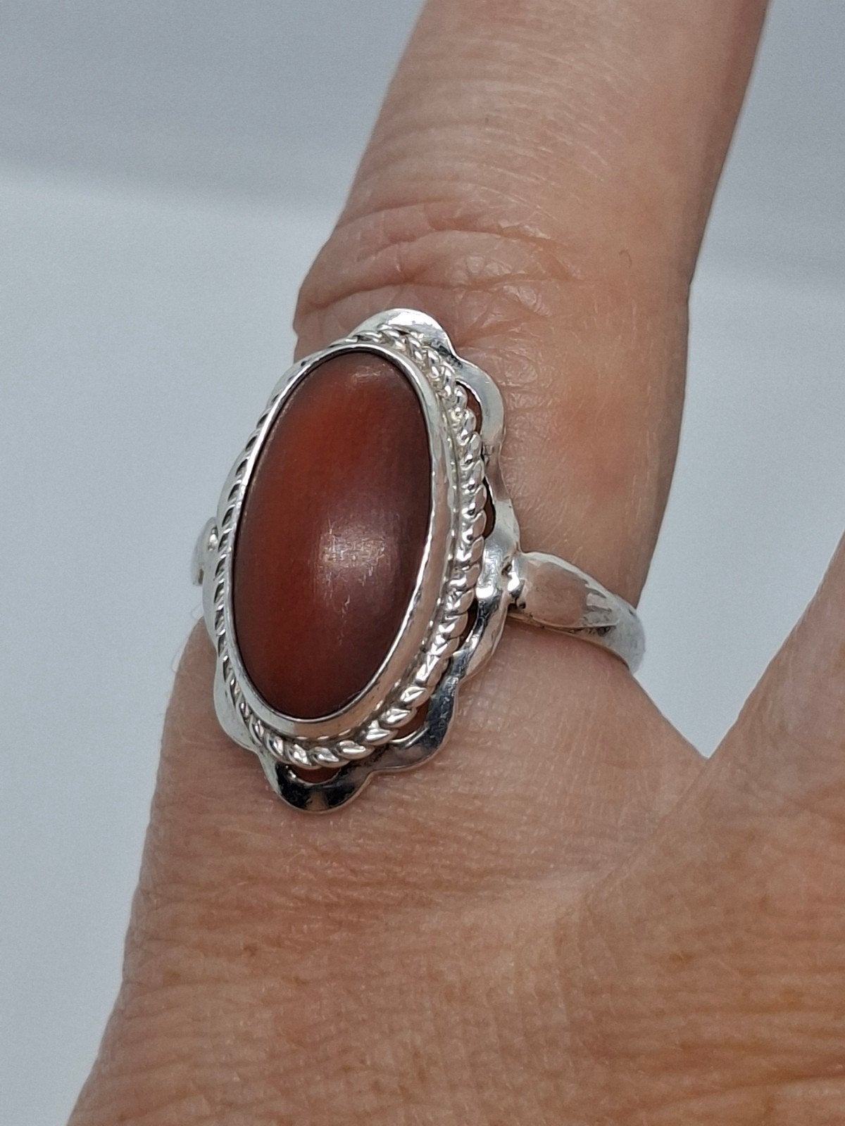 Vintage Zilveren Ring met Ovaal Bloedkoraal - Maat 51, Ophalen of Verzenden, Kleiner dan 17, Met edelsteen, Dame