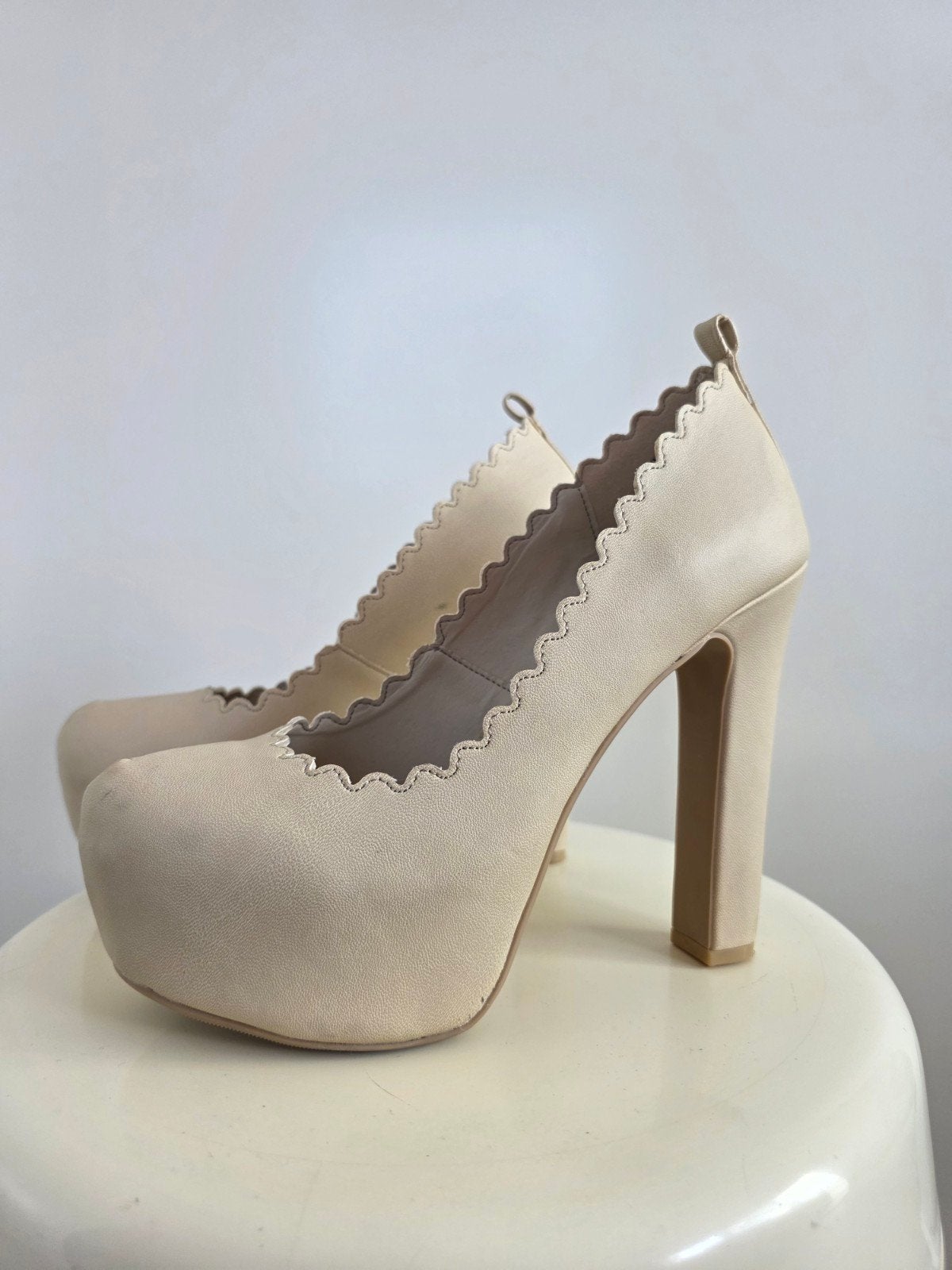 Plateau high heels - H&M Divided - Maat 39 - Hak 13,5 cm, Beige, H&M Divided, Ophalen of Verzenden, Schoenen met hoge hakken