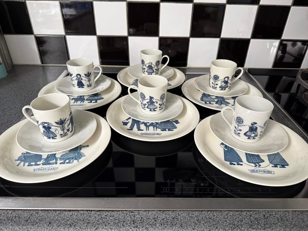 6 klederdracht ontbijtbordjes & kopjes Regout Sphinx Bavaria, Ophalen of Verzenden