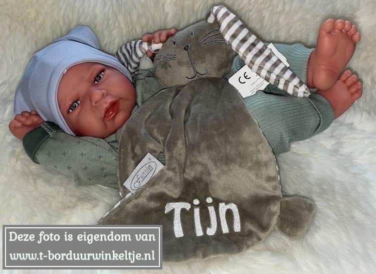 Grijs konijn Knuf geborduurd met naam, Kinderen en Baby's, Ophalen of Verzenden, Nieuw, Kraamcadeau