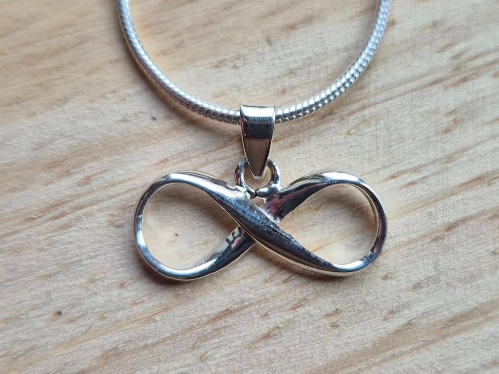 Zilveren kettinghanger Lemniscaat/ Infinity, Nieuw, Ophalen of Verzenden, Kruis of Symbool, Zilver