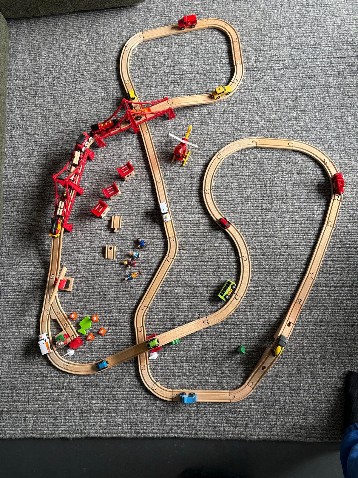 Uitgebreide Brio Treinbaan Set met Bruggen & Accessoires, Kinderen en Baby's, Ophalen of Verzenden, Gebruikt, Bouwen, Met geluid