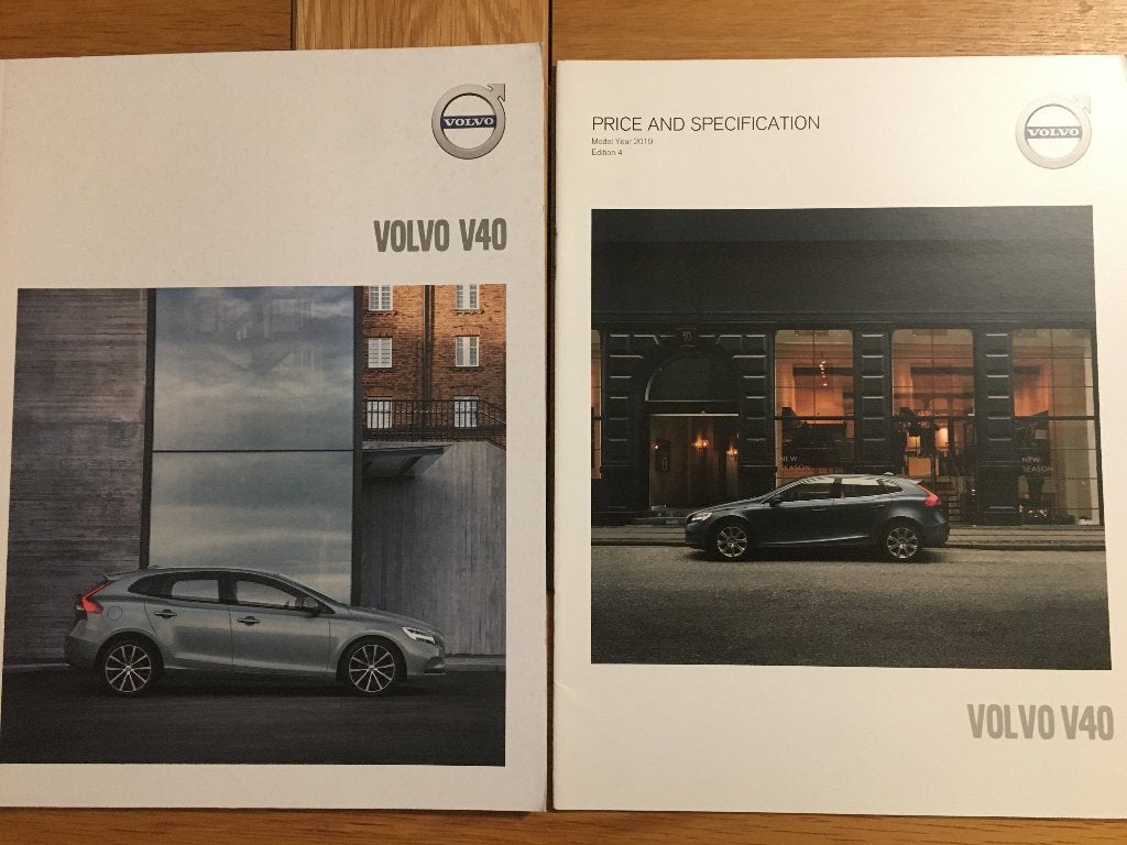 5x Volvo S40 + V40 + XC40 folders brochures Nederland+D+GB, Ophalen of Verzenden, Zo goed als nieuw, Volvo