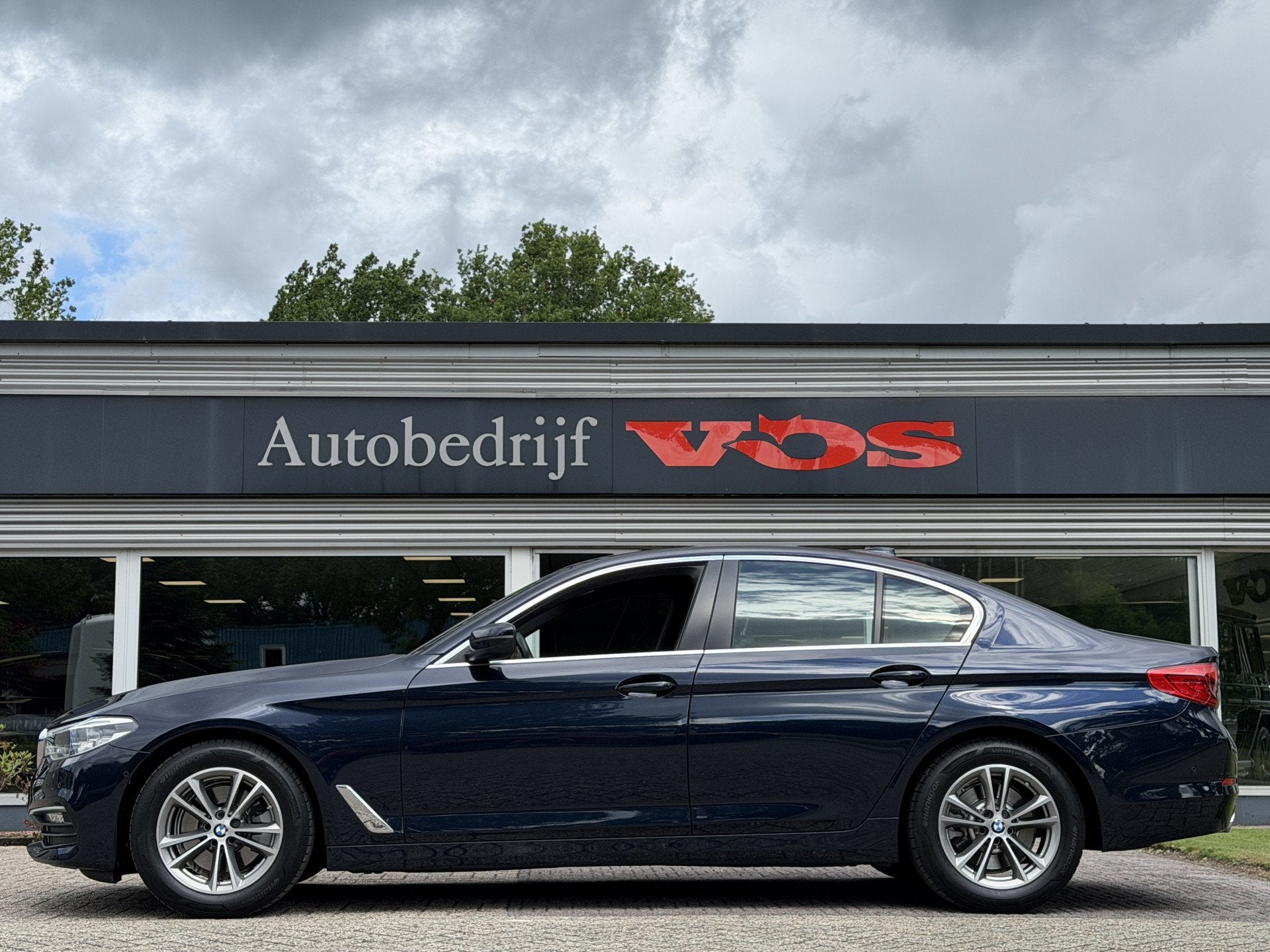BMW 5 Serie 520i High Executive | Memory | Elektr. Trekhaak, Automaat, Achterwielaandrijving, Gebruikt, 4 cilinders