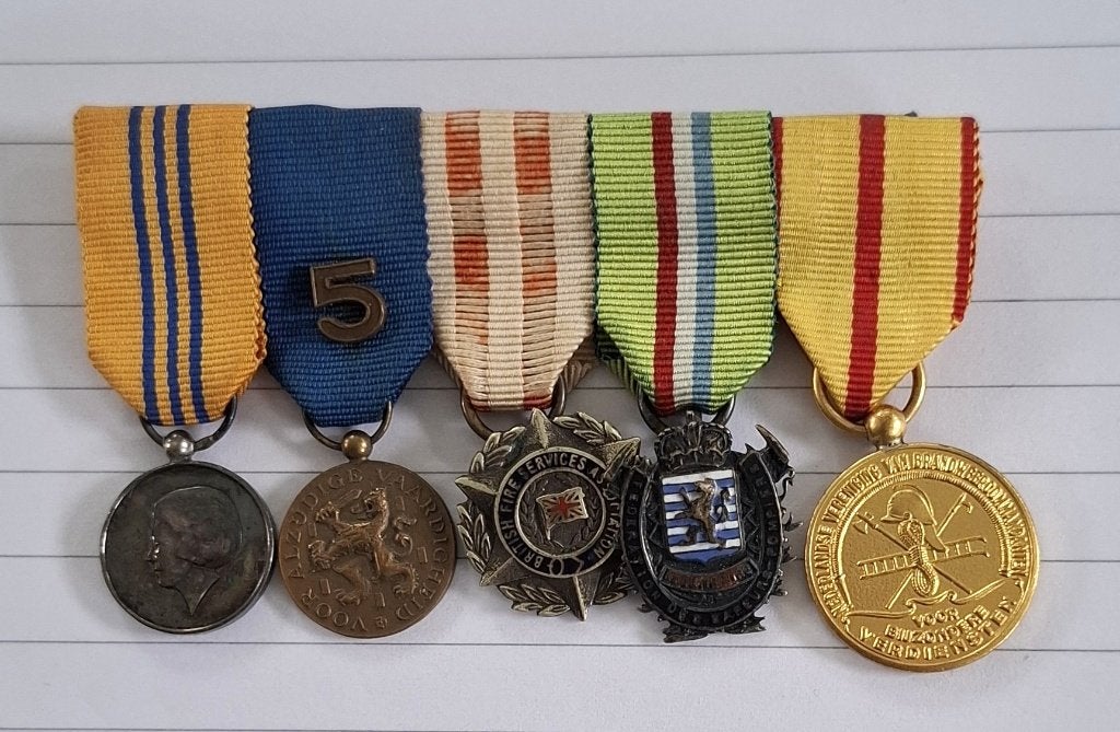 5 onderscheidingen Brandweer om op uniform te dragen, Verzamelen, Ophalen of Verzenden, Overige soorten, Nederland