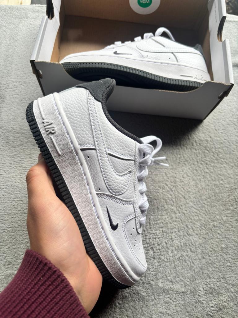 Nike air force 1 white grey - maat 32 en 35, J, Jongen of Meisje, Schoenen, Nieuw