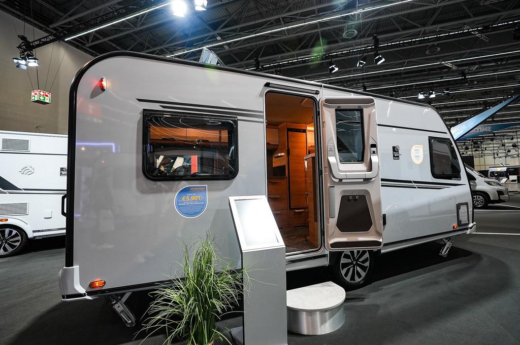 Knaus Sudwind 500 FU Black Selection / 50% Deals (bj 2026), 7 tot 8 meter, Bedrijf, Info@deklerkcaravans.nl, Knaus