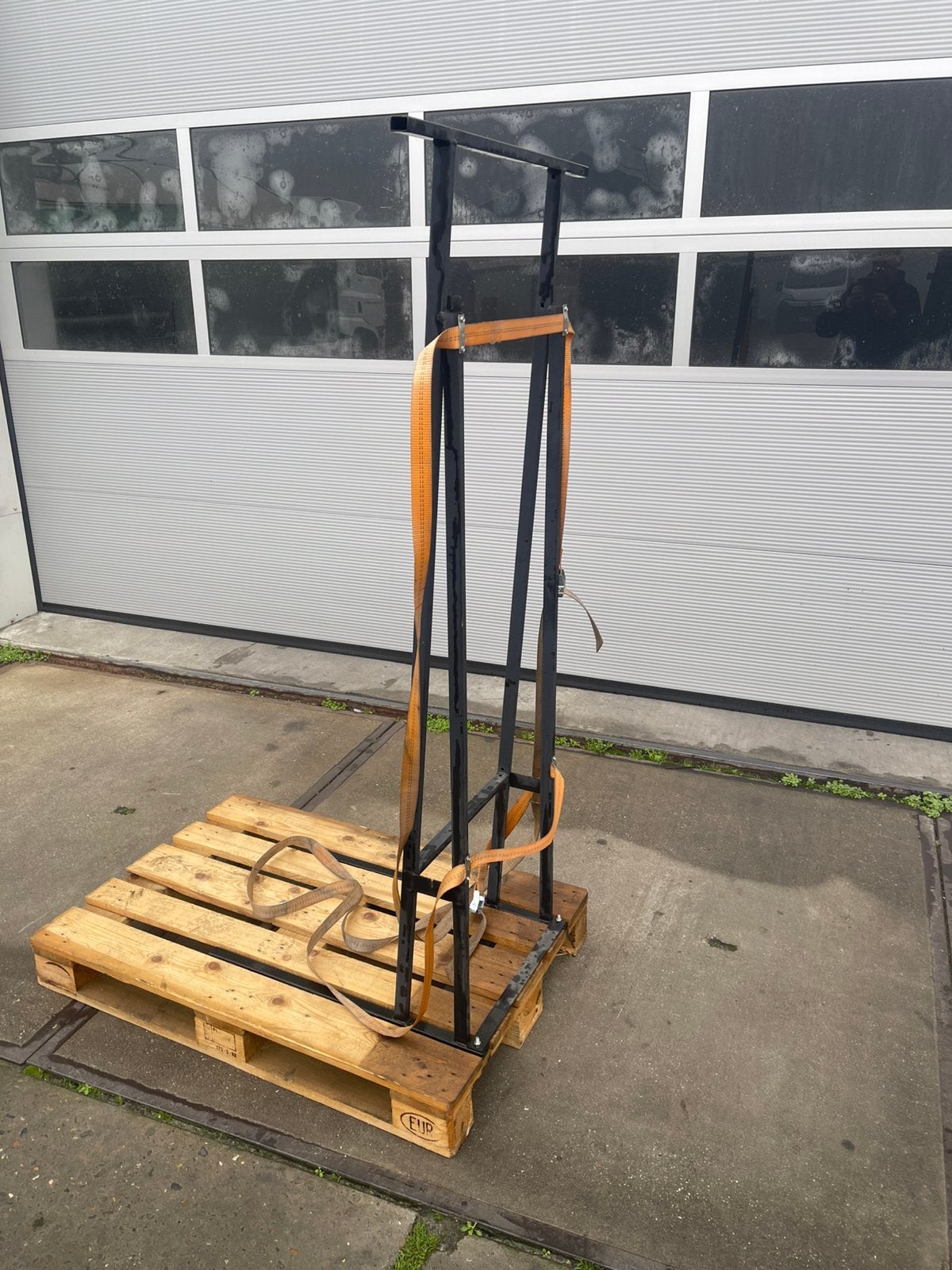 europallet met steun voor transport deuren kozijnen etc, Gebruikt, Minder dan 25 mm, Ophalen of Verzenden, Pallet