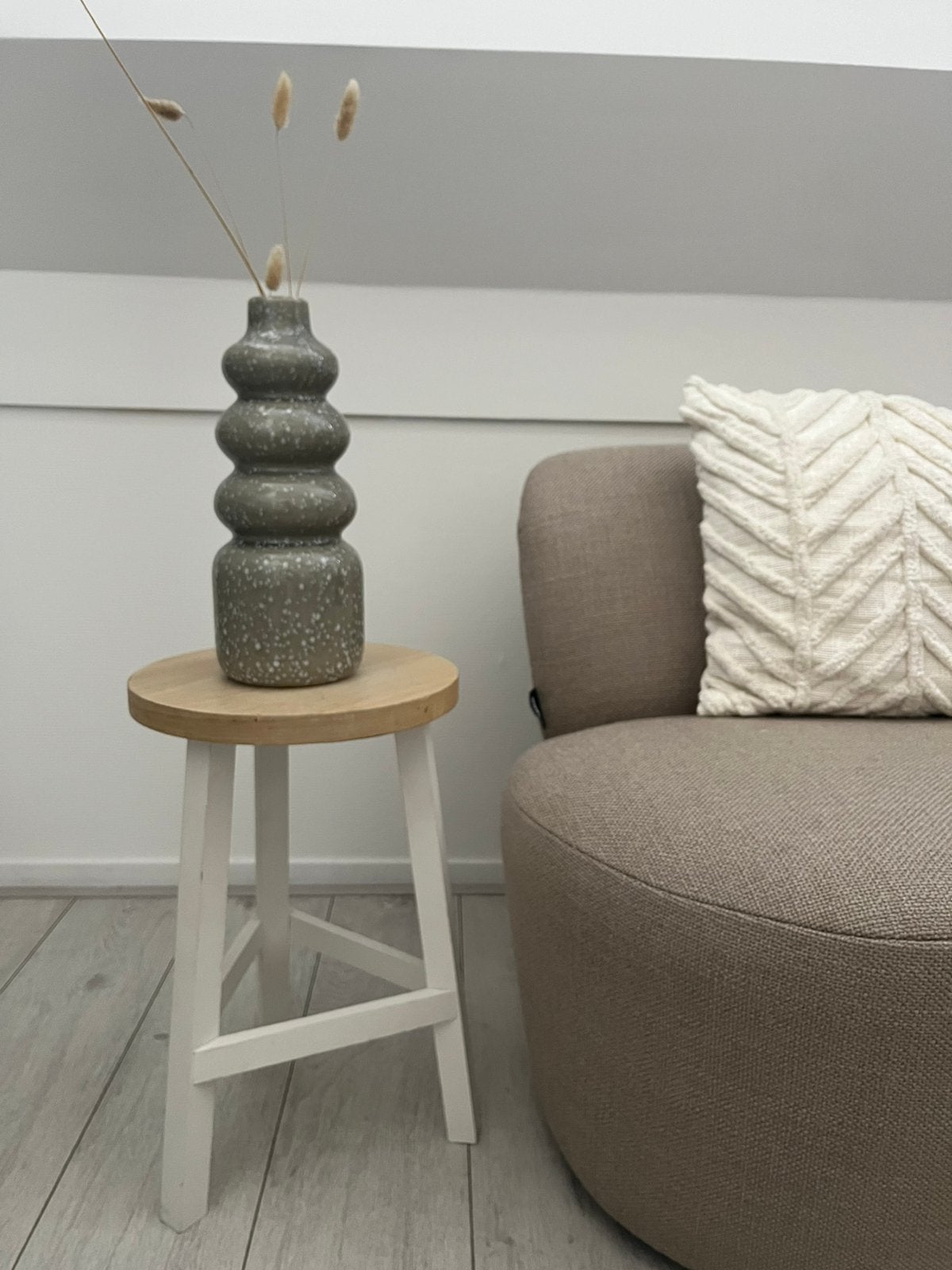 Houten krukje, Huis en Inrichting, Krukjes, Ophalen, Zo goed als nieuw, Hout