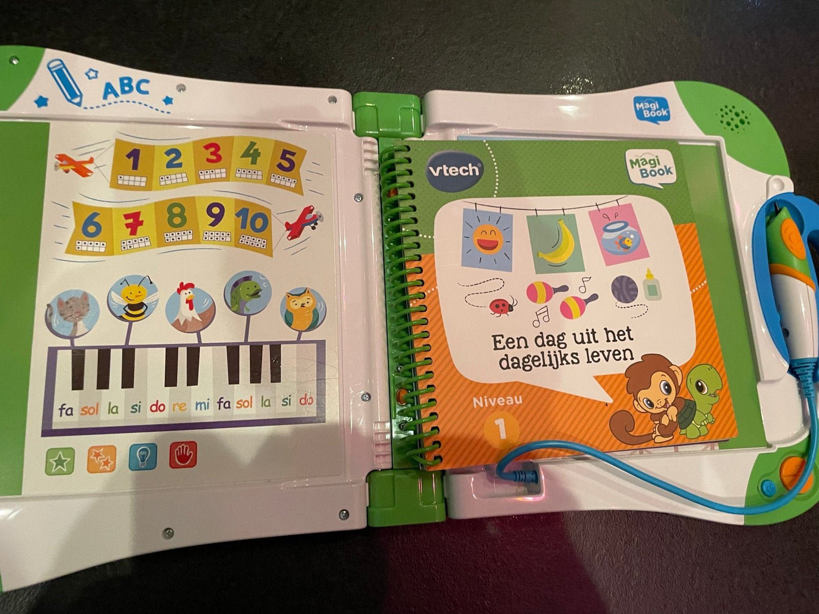 VTech MagiBook Interactief Leerboek - ABC & Dagelijks Leven, Ophalen of Verzenden, Zo goed als nieuw, 2 tot 4 jaar