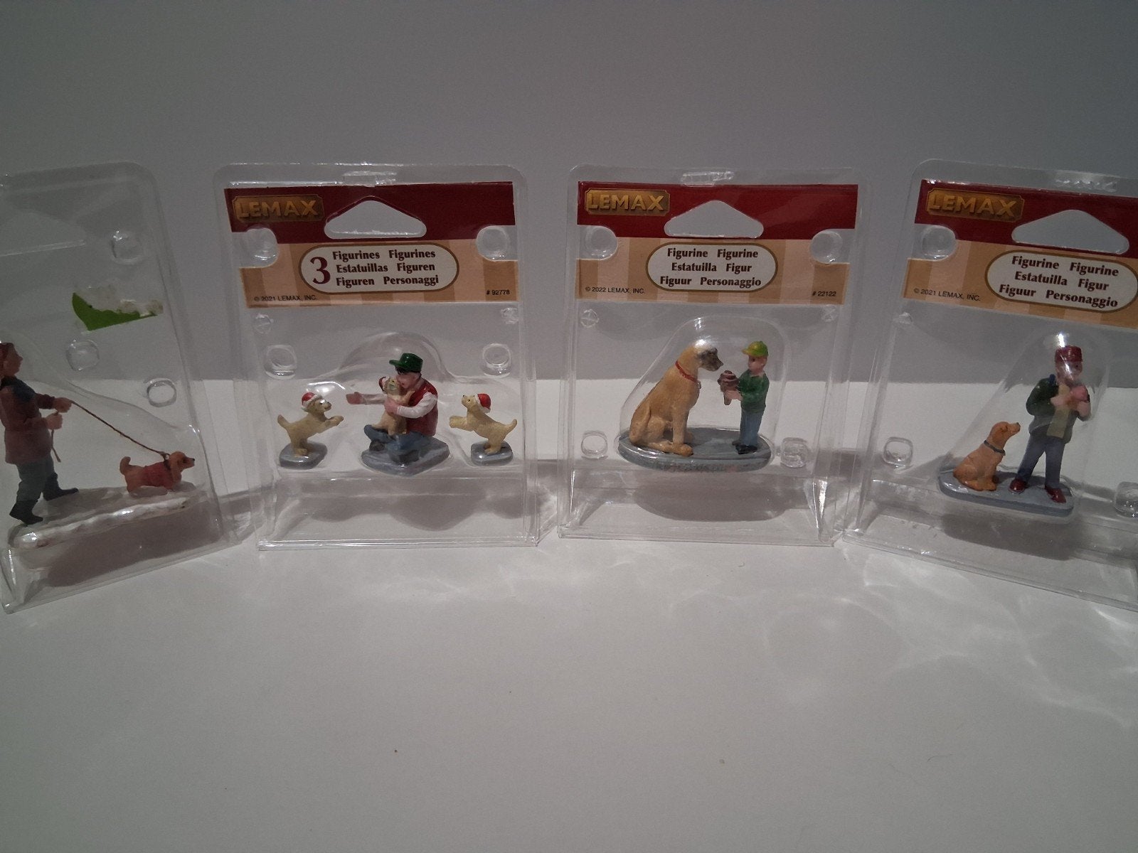 Lemax figuurtjes met honden., Diversen, Ophalen of Verzenden, Zo goed als nieuw