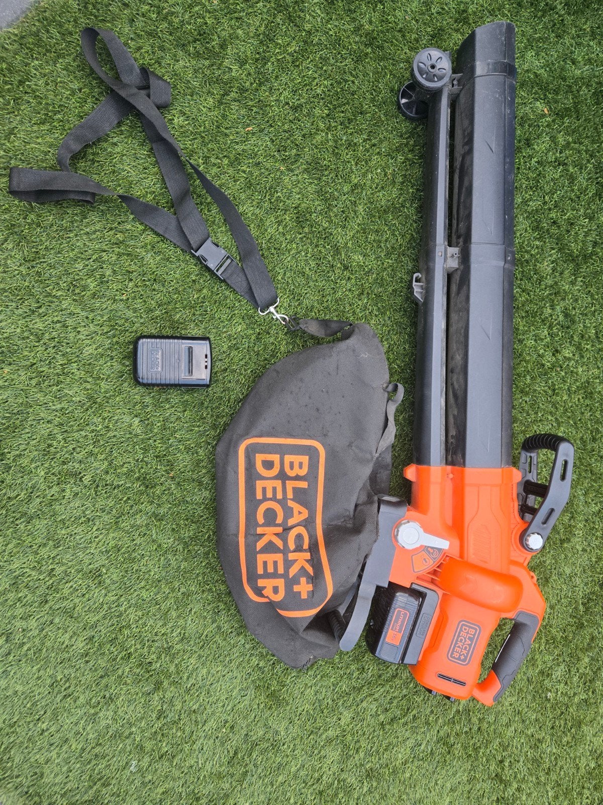 BLACK+DECKER BCBLV3625L1-QW met 2 accus zonder accu-lader, Ophalen, Accu