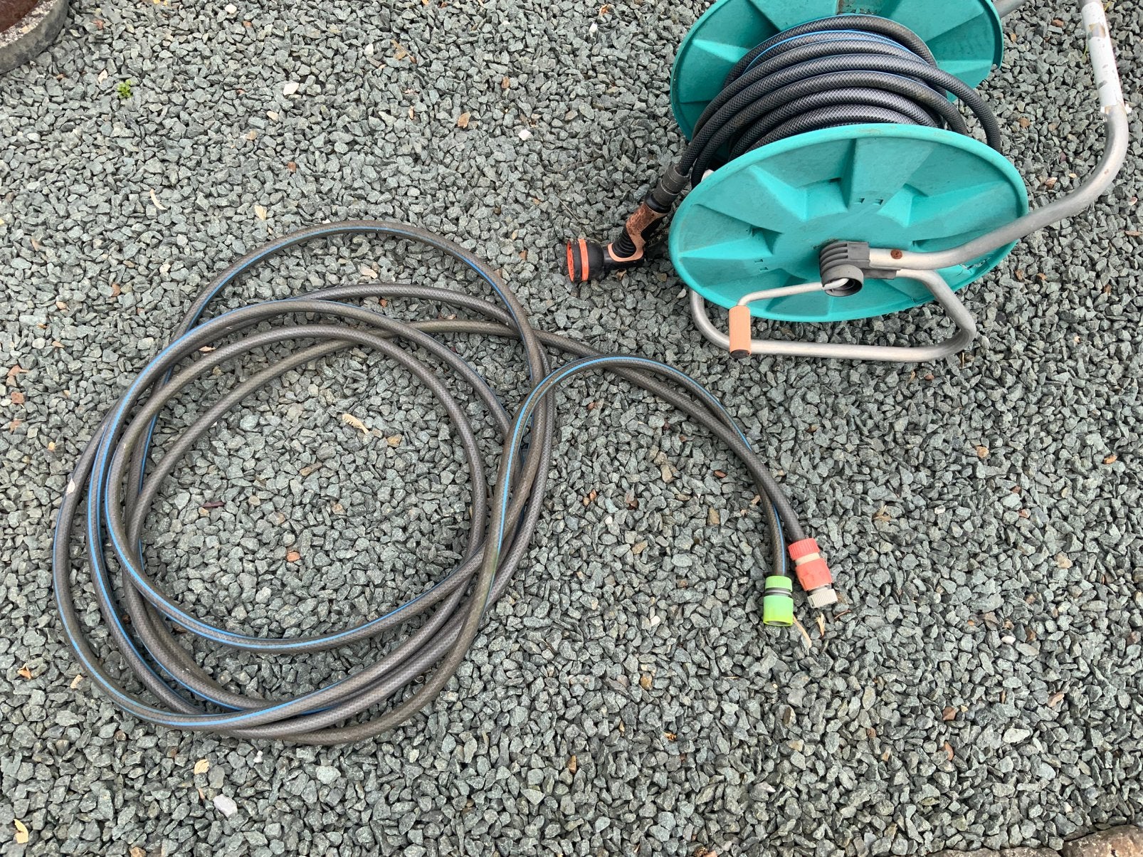 Waterslang ca 30 mtr haspel compleet met sproeiers, Tuin en Terras, Tuinslangen, Ophalen, Zo goed als nieuw, Tuinslang