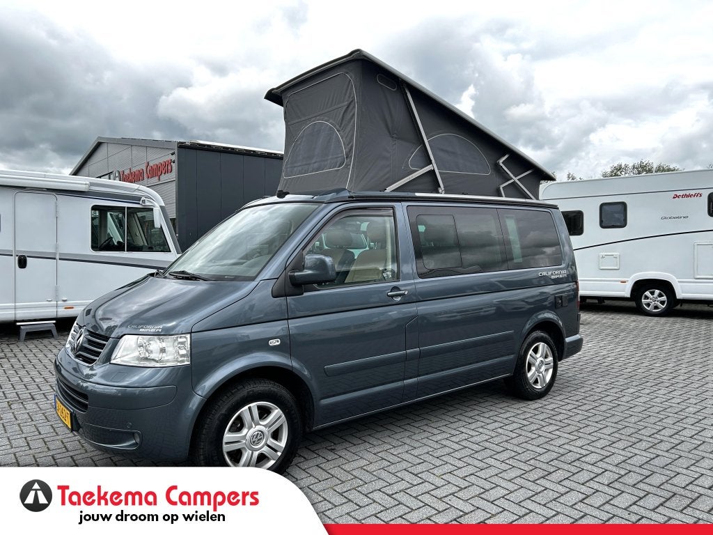 VW T5 California Buscamper Biker uitvoering/4.7m/2009/Euro-4, Buscamper of Camperbus, Volkswagen, Bedrijf, 4 tot 5 meter