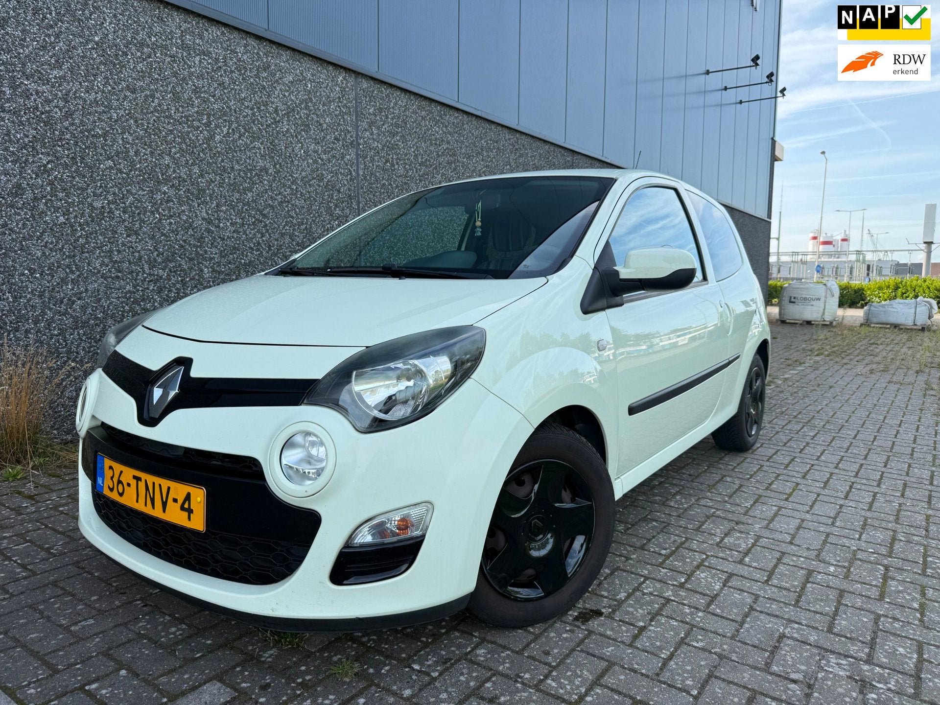 Renault Twingo 1.2 16V Collection/Weinig km's/Nieuwe APK en, Auto's, Voorwielaandrijving, Gebruikt, Zwart, 4 cilinders