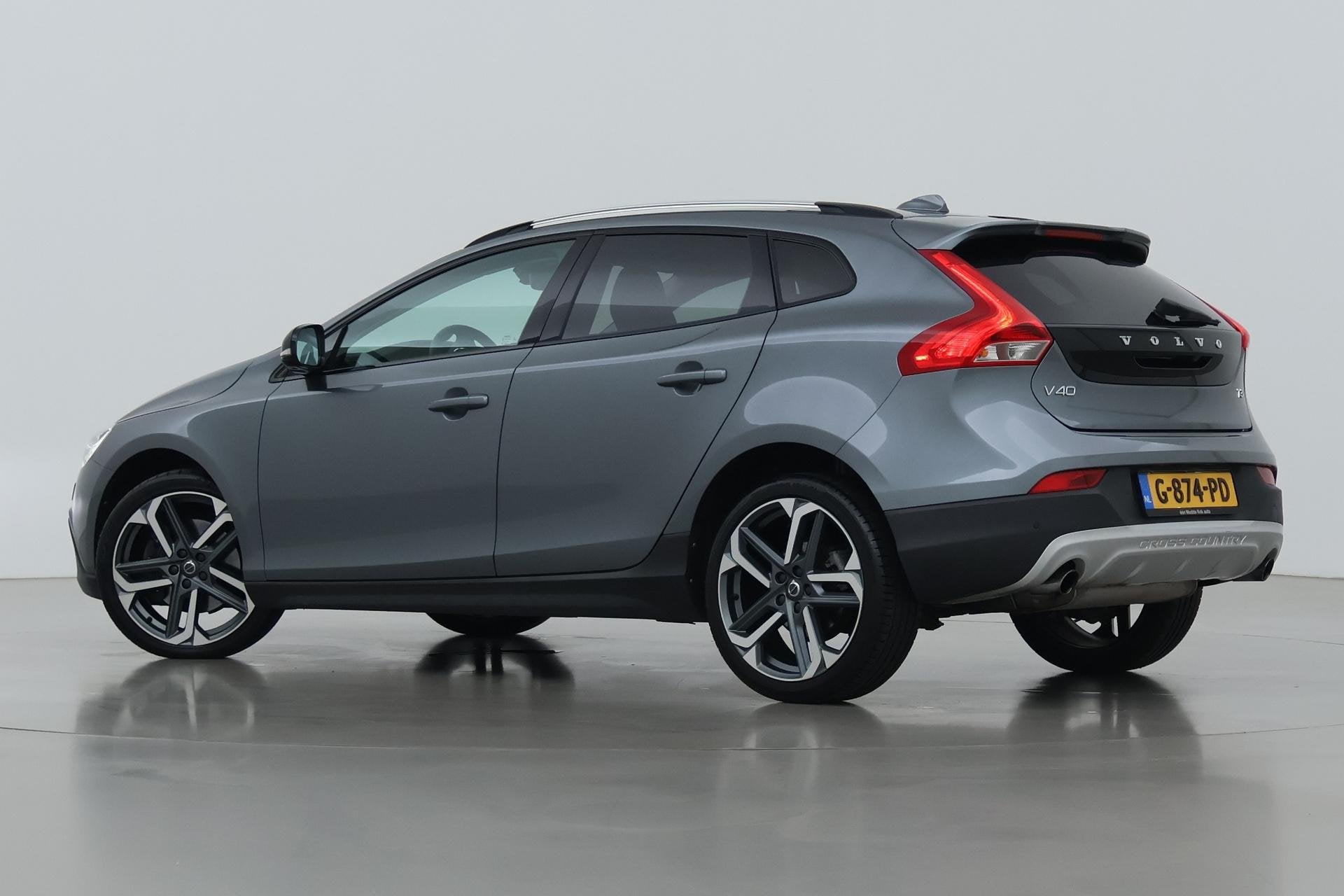 Volvo V40 Cross Country 1.5 T3 Summum | Panoramadak | Automa, Auto's, Euro 6, 700 kg, Leder, 152 pk