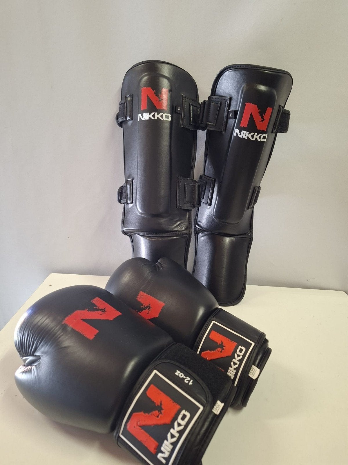 Nikko bokshandschoenen & beenbeschermers, Carolinasoutlet@hotmail.com, Ophalen of Verzenden, Zo goed als nieuw, Carolina's Outlet