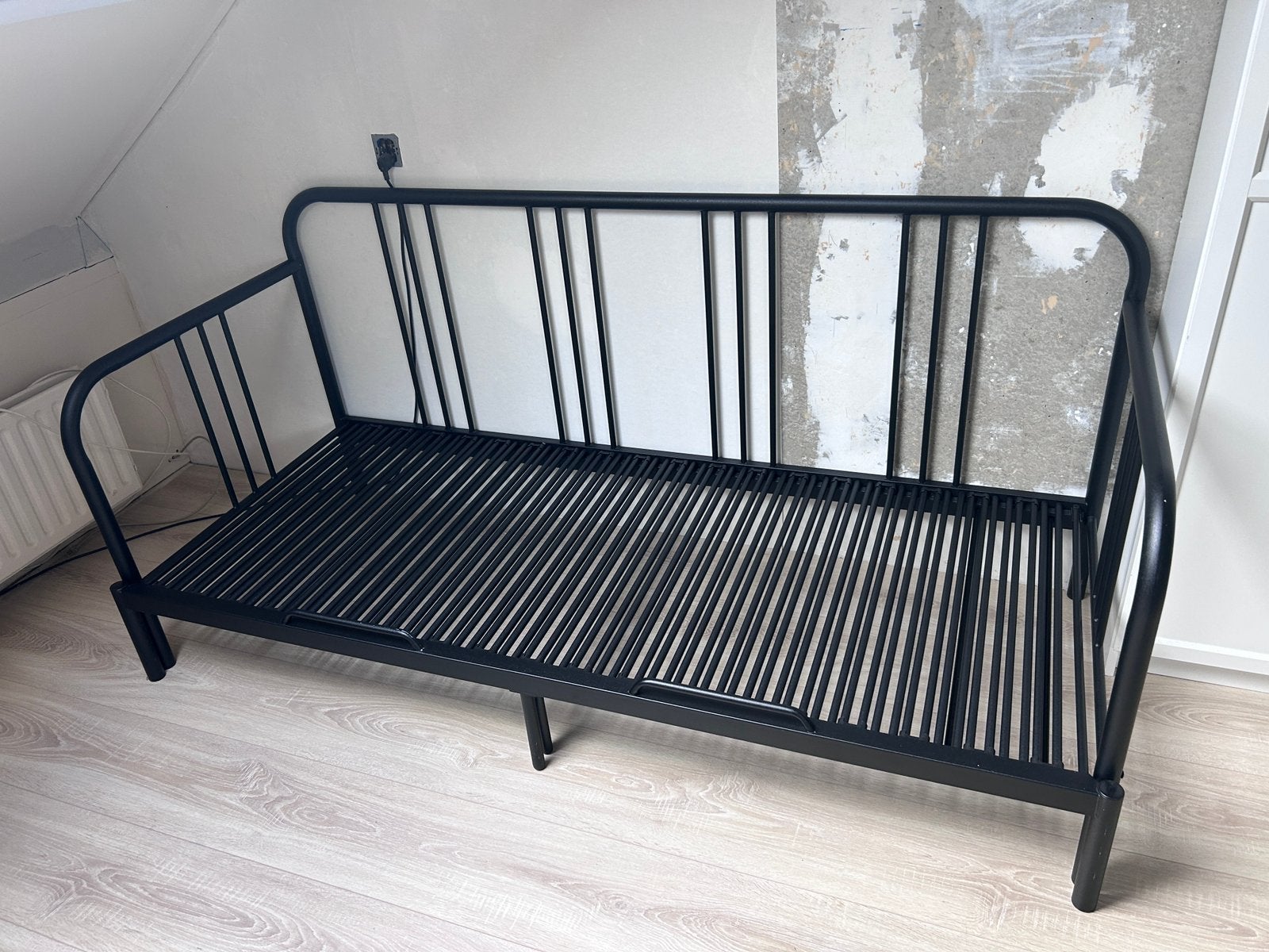(Logeer)bed Fyresdal Ikea, Ophalen, Eenpersoons, Zwart, Zo goed als nieuw