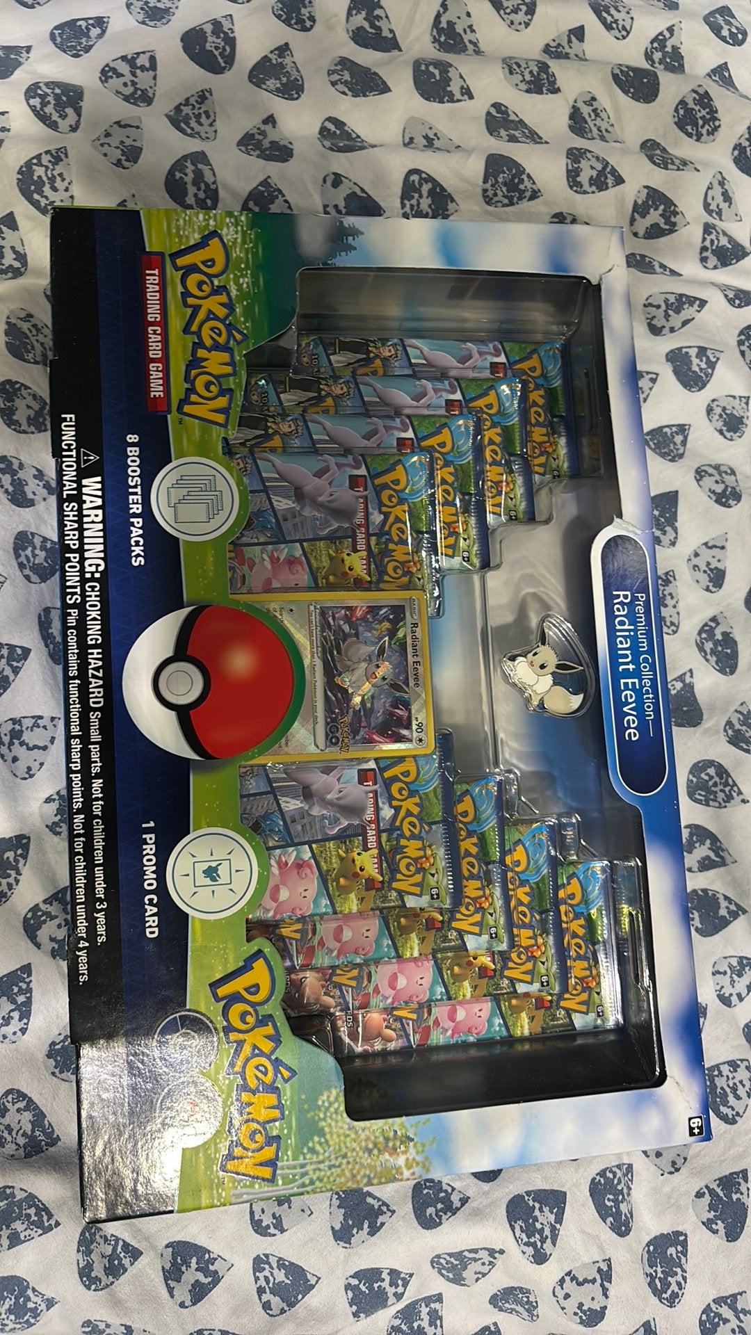Pokemon radiant eevve premium collecti box, Hobby en Vrije tijd, Verzamelkaartspellen | Pokémon, Ophalen, Nieuw