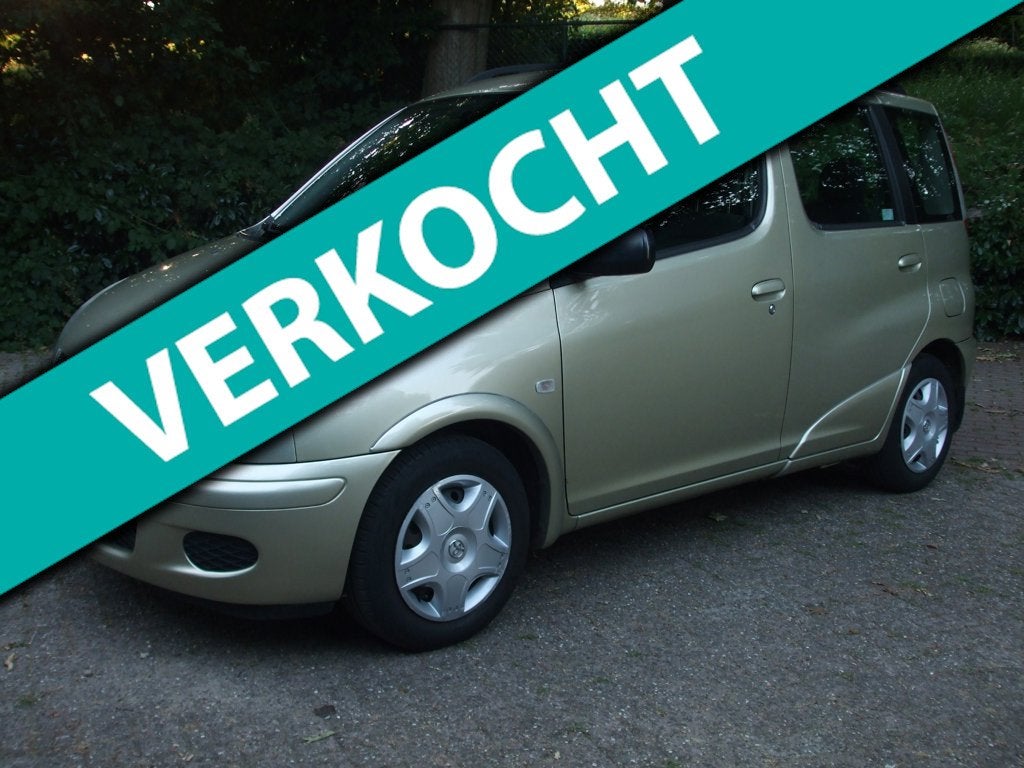 Toyota Yaris Verso 1.3 VVT-i Sol airco nwe APK 11-2005 NL au, Voorwielaandrijving, 1299 cc, 4 cilinders, 400 kg