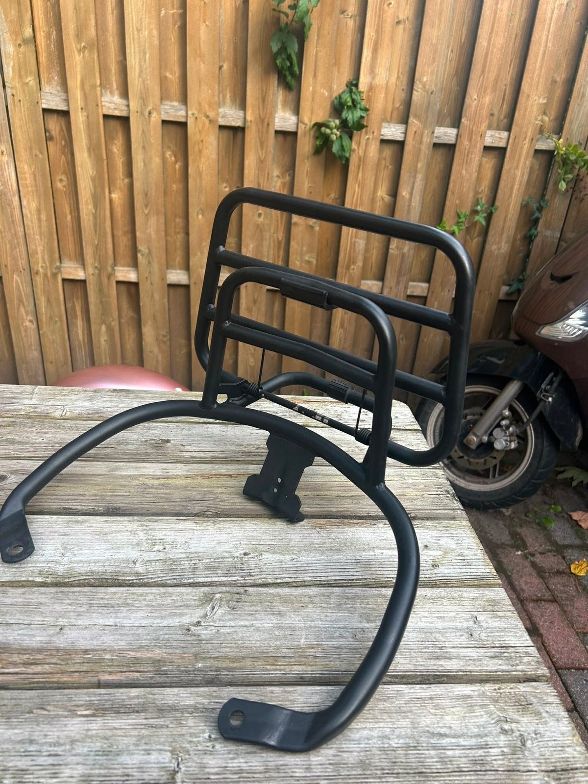 Zwart bagagerek voor vespa, Fietsen en Brommers, Ophalen, Gebruikt, Overige typen