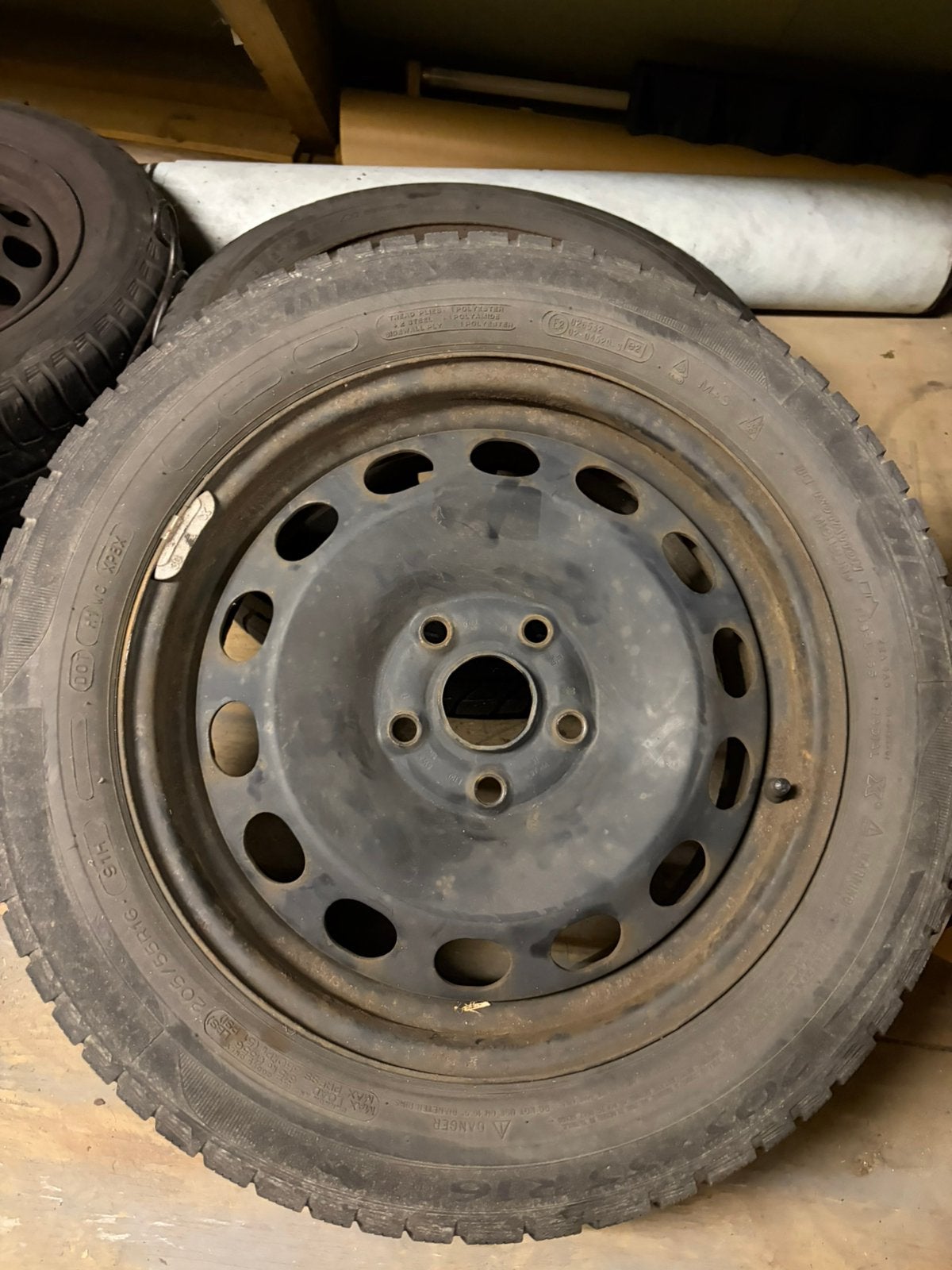 Witerbanden VW - seat e.d. 205x55x16”, Ophalen