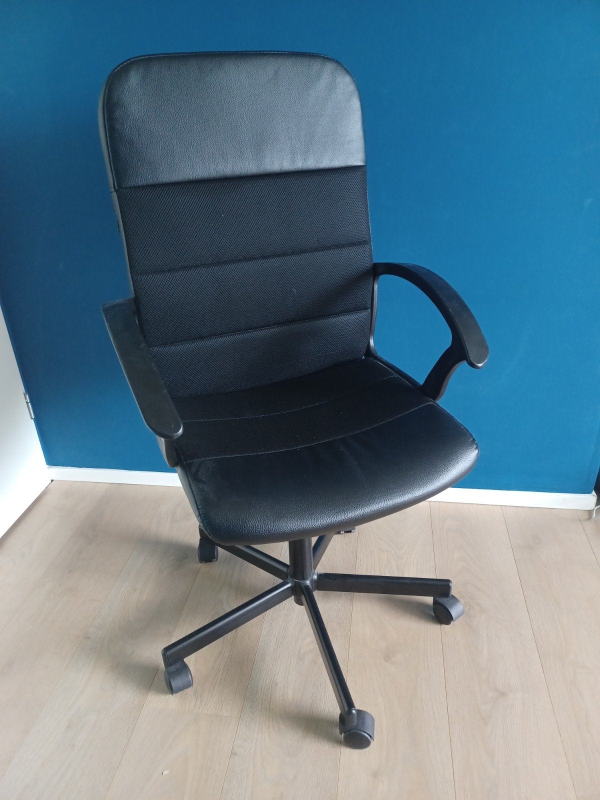 bureau stoel, Huis en Inrichting, Bureaustoelen, Ophalen of Verzenden, Zo goed als nieuw, Zwart, Bureaustoel