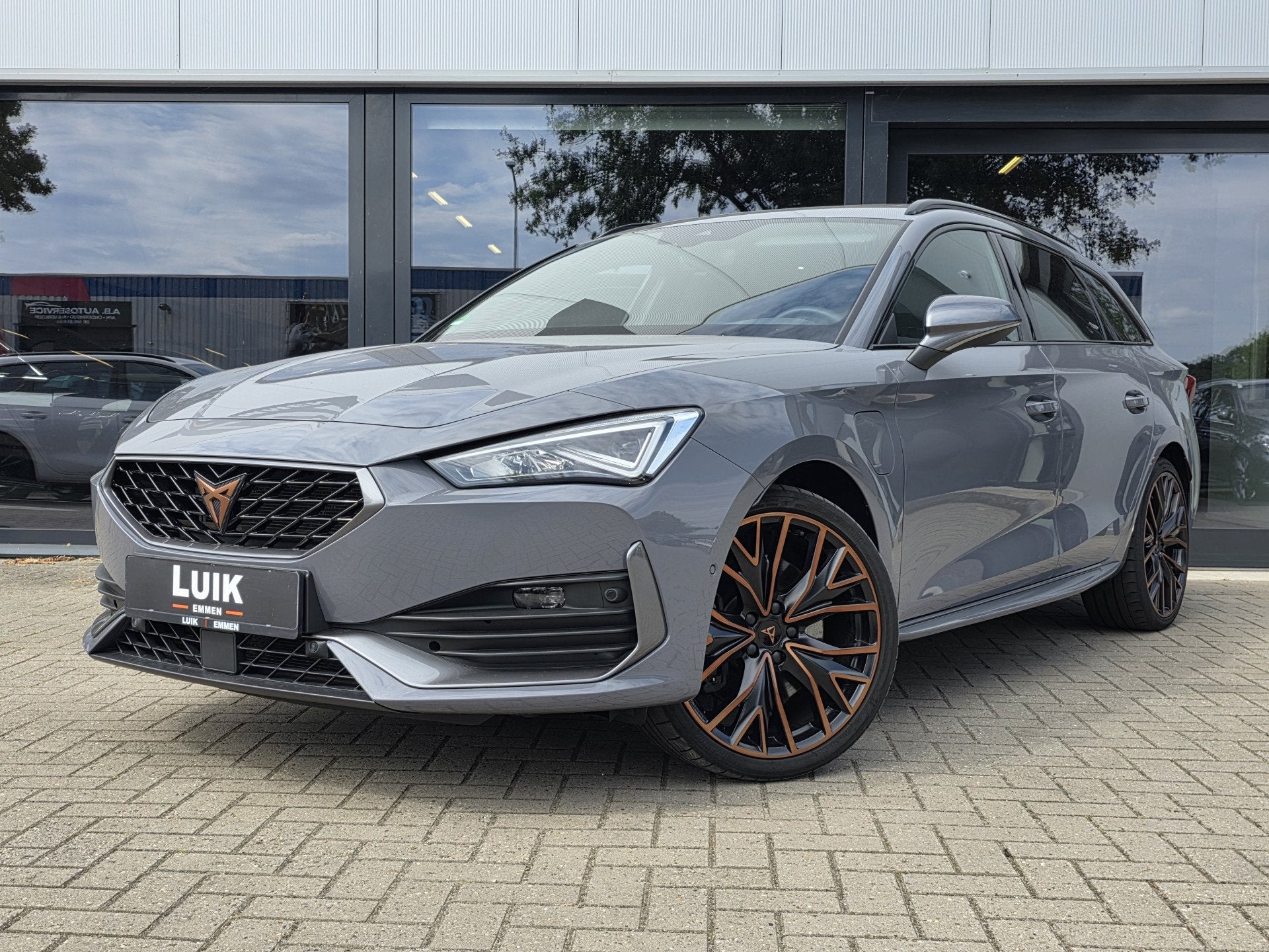 Cupra León