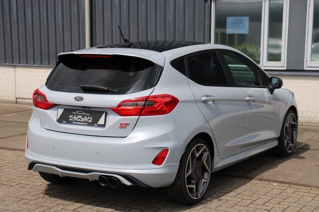 Ford Fiesta 1.5 ST-3 Performance Pano B&O Recaro Leder Millt, Auto's, Ford, Voorwielaandrijving, Stof, Zwart, Bedrijf