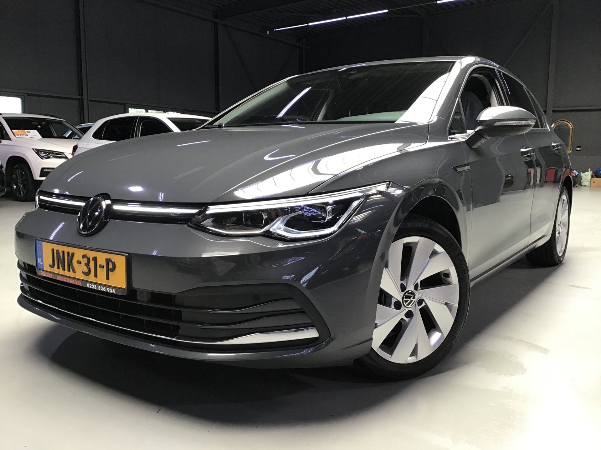 Volkswagen GOLF 1.5 eTSI R-Line I Massage I Dode Hoek I Carp, Auto's, Dealer onderhouden, 4 cilinders, 150 pk, Bedrijf