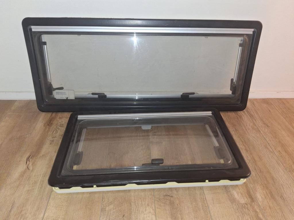 Dometic seitz uitzetramen, klapramen, camperramen 2 stuks, Caravans en Kamperen, Camper-accessoires, Ophalen