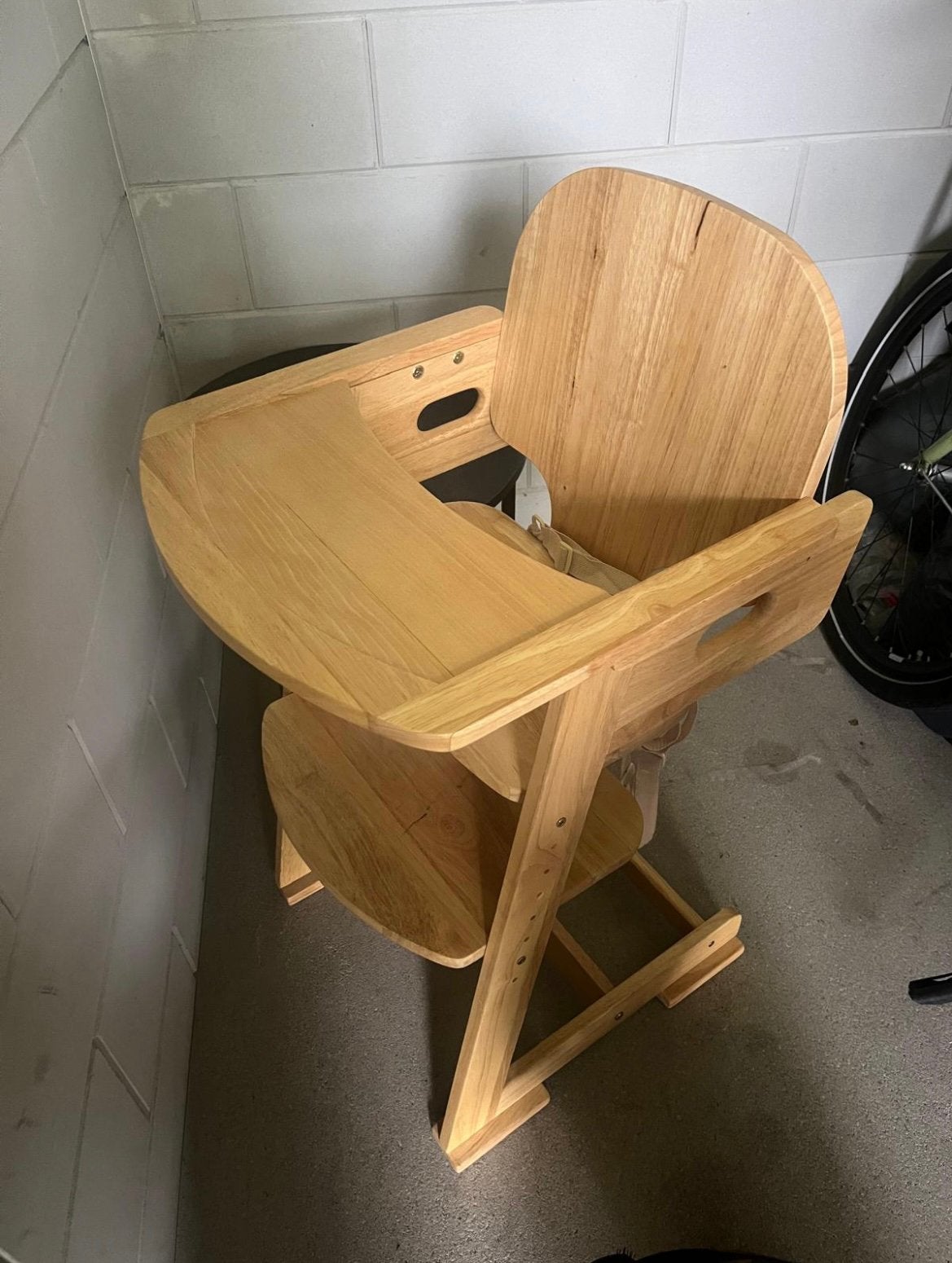 Kinderstoel Hout Met Riem, Ophalen, Zo goed als nieuw, Stoel(en)